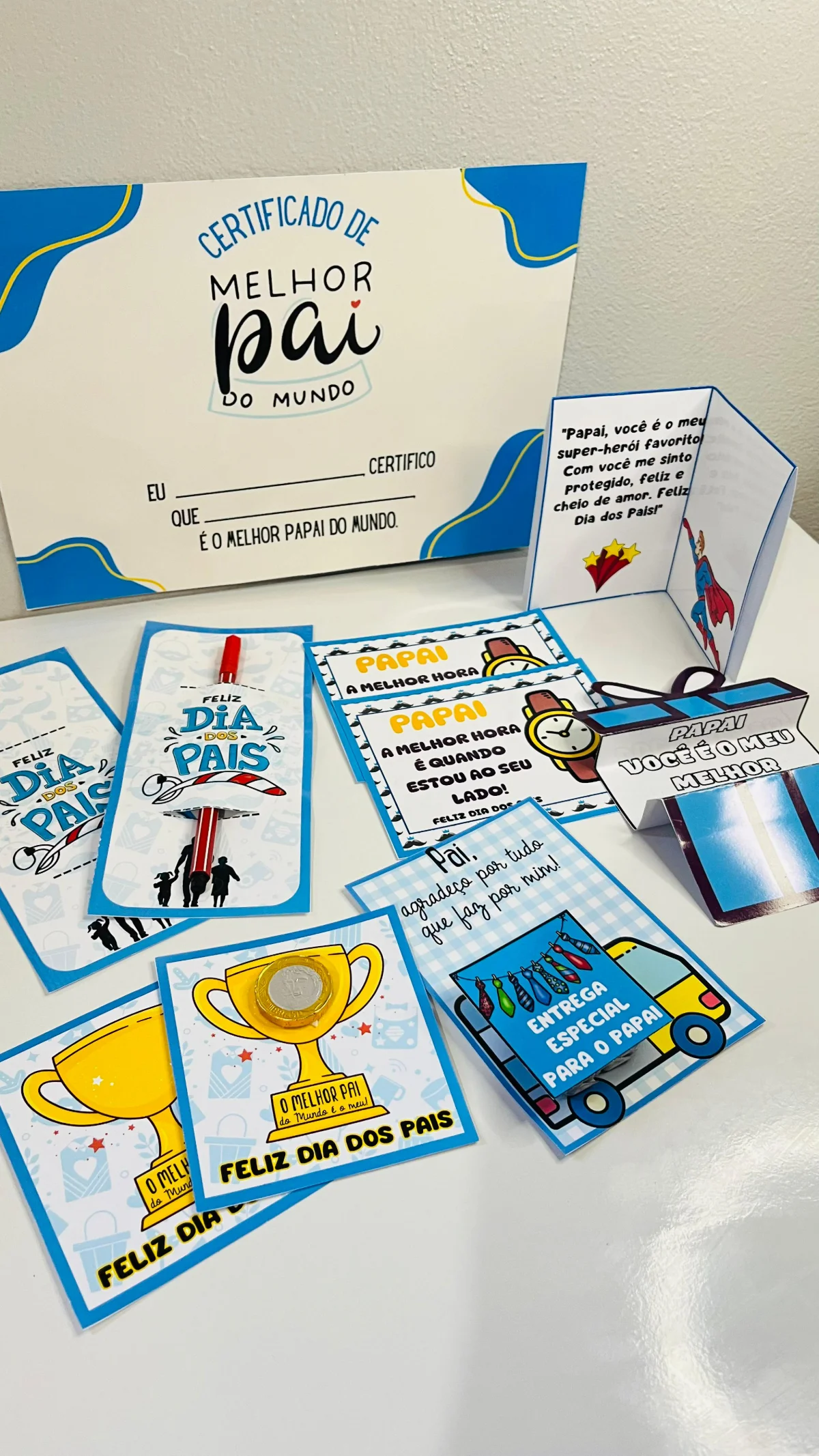 Kit Lembrancinhas Dia dos Pais para Imprimir em PDF | Porta Caneta, Cartões e Certificado — amostra 5: Demonstre todo o…