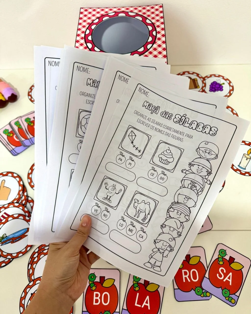 Kit Maçã das Sílabas - Educação infantil — amostra 5: Para trabalhar leitura de sílabas e escrita de palavras com crianças…