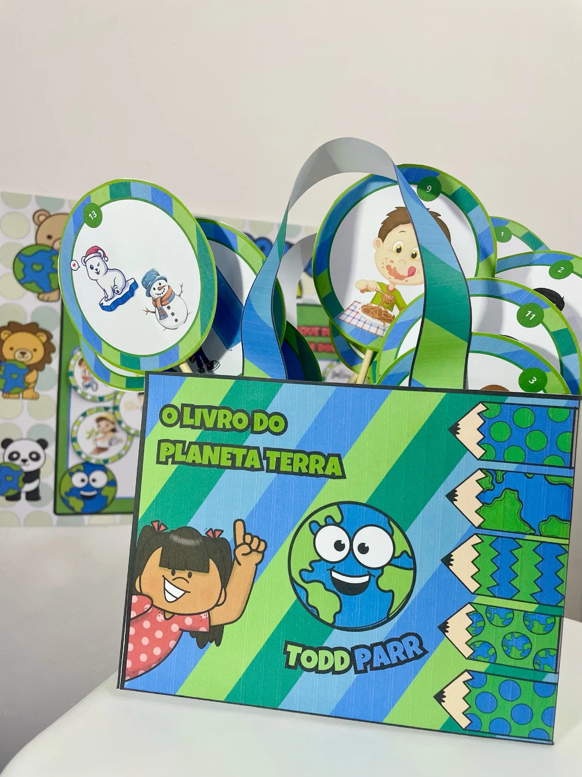 🌿 Kit Meio Ambiente – Aprender a cuidar do planeta começa na — amostra 5: Este kit educativo foi desenvolvido para ensinar…