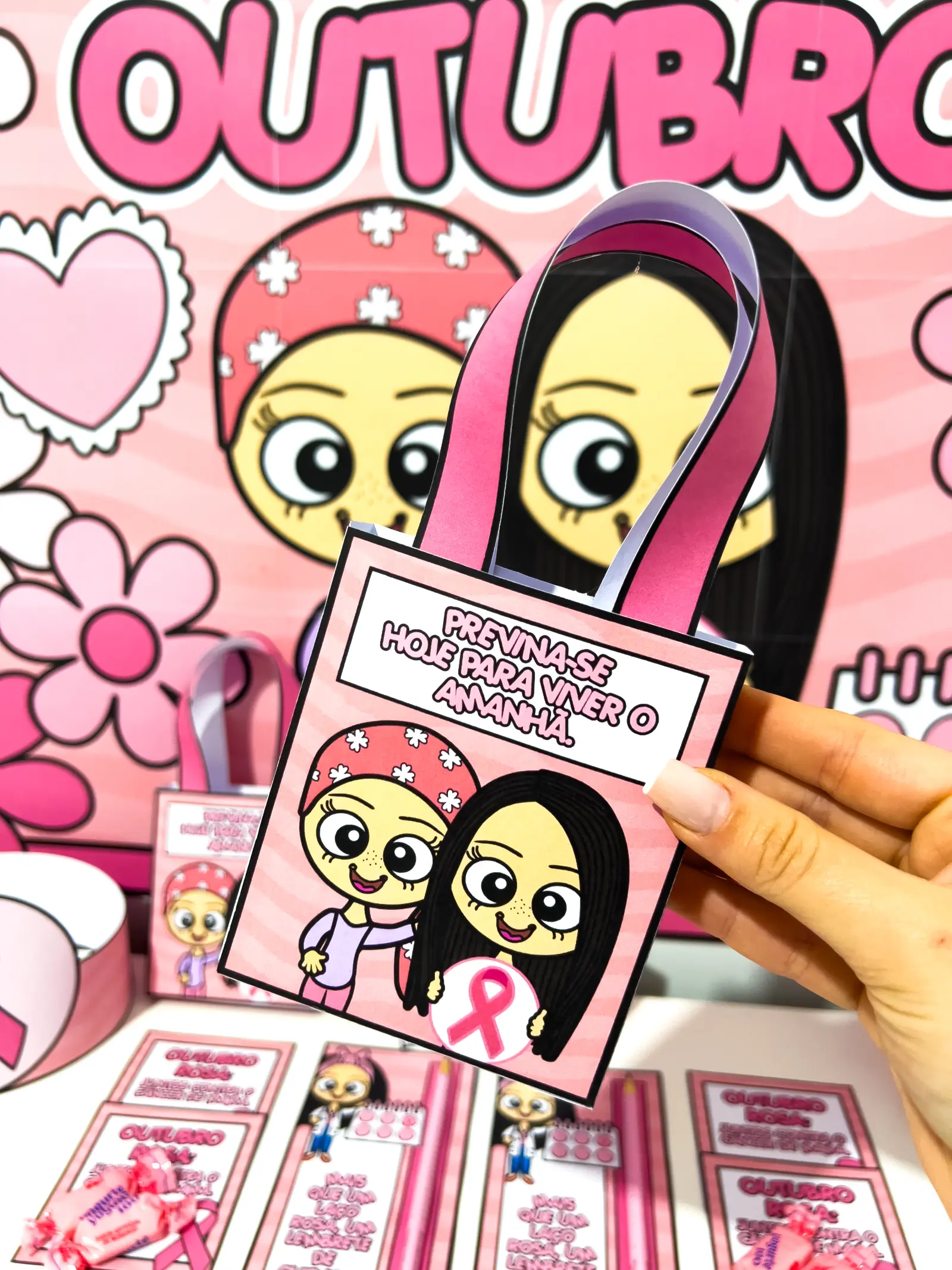 Kit Painel e Lembrancinhas Outubro Rosa – Educação Infantil — amostra 2: Kit Outubro Rosa com painel decorativo, coroas…