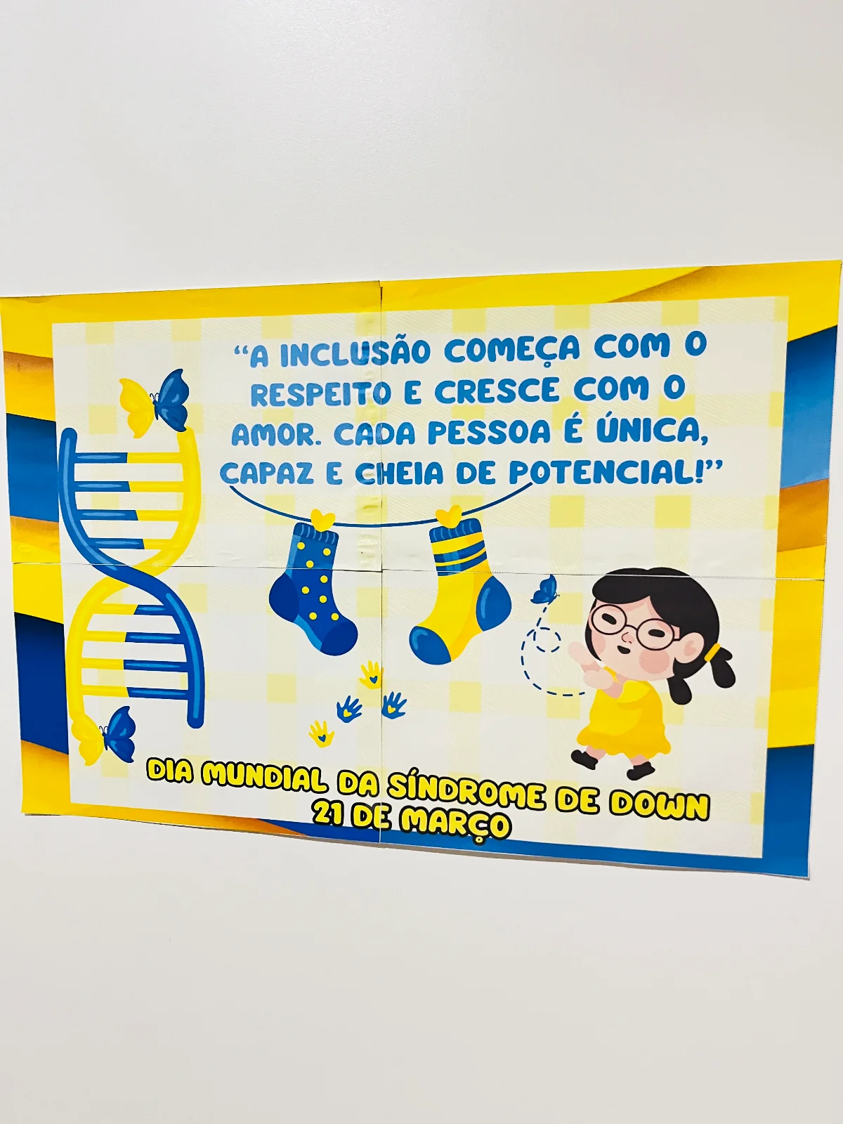 KIT PAINEL + LUVA DE HISTÓRIA: DIA MUNDIAL DA SÍNDROME DE DOWN — amostra 2: “A inclusão começa com o respeito e cresce com…