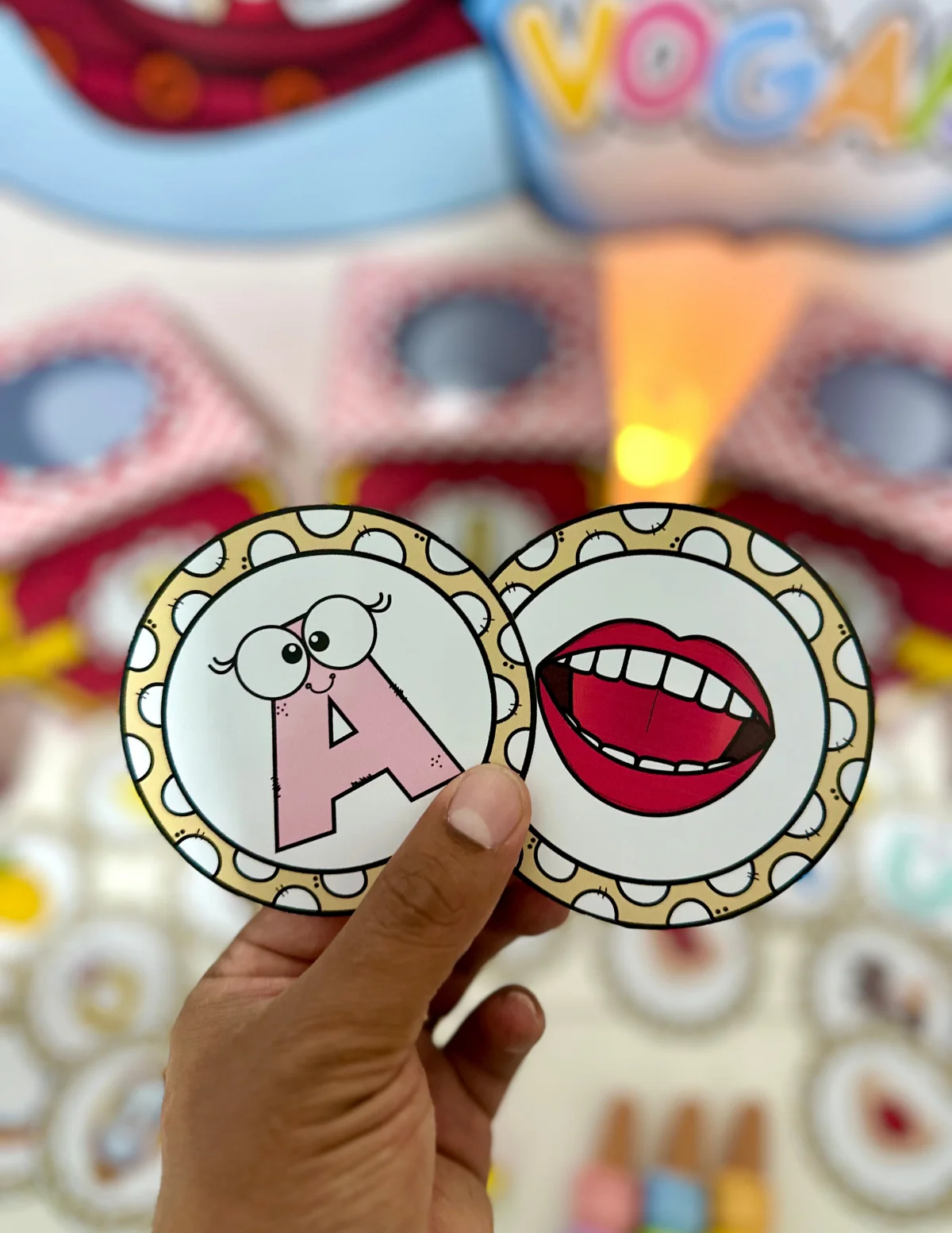 Kit Pirata das Vogais: Educação Infantil — amostra 3: A introdução das vogais na infância ganha um significado muito maior…