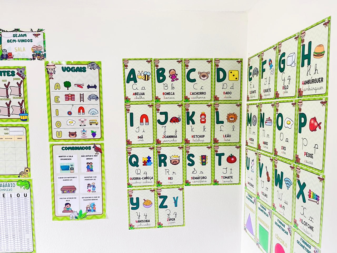 Kit sala safari – Material Pedagógico — amostra 3: Formato e entrega
