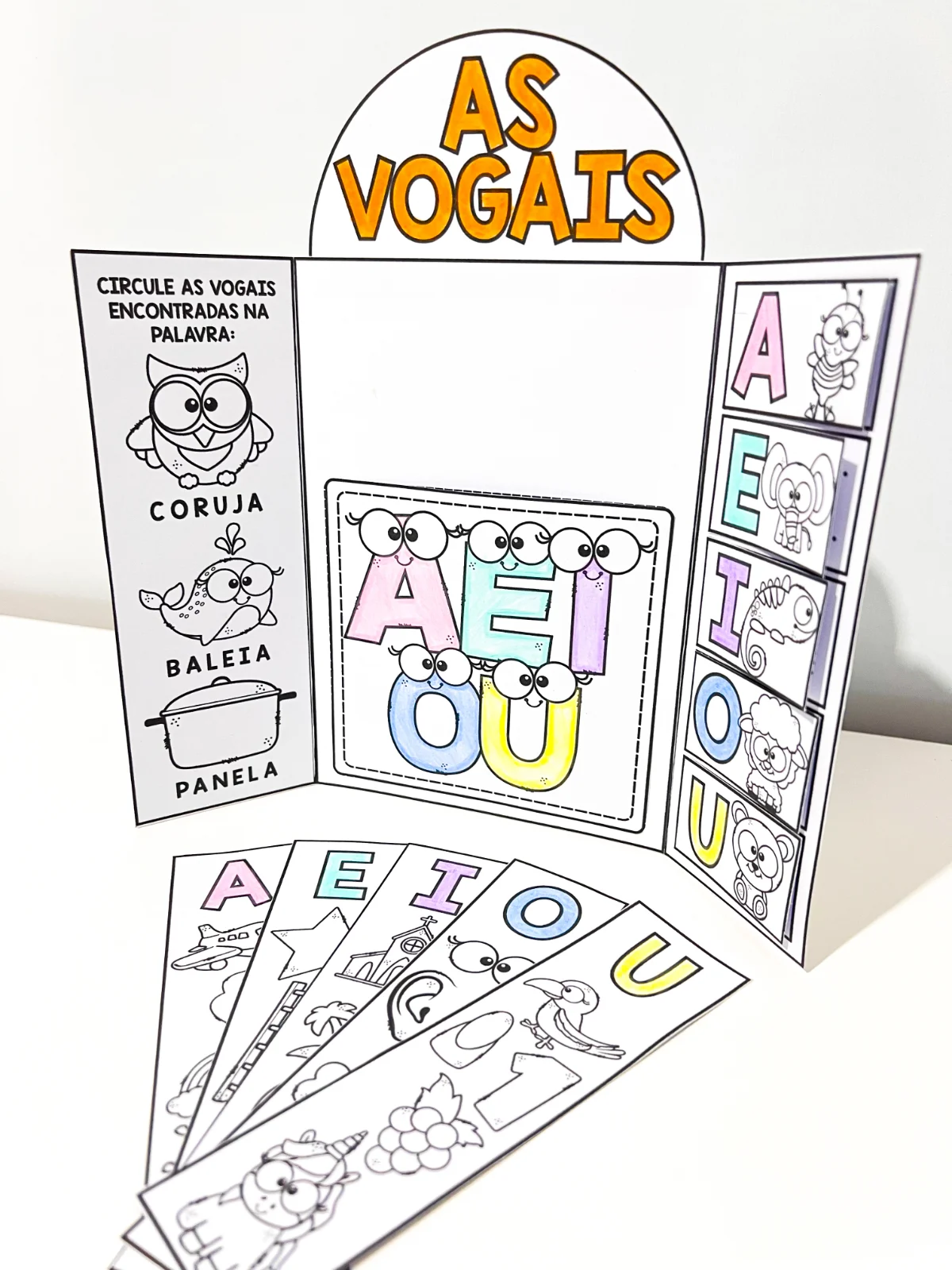 Lapbook das Vogais para Educação Infantil e Alfabetização — amostra 1: Lapbook das vogais com atividades interativas,… Lapbook das Vogais para Educação Infantil e Alfabetização — amostra 1: Lapbook das vogais com atividades interativas,…