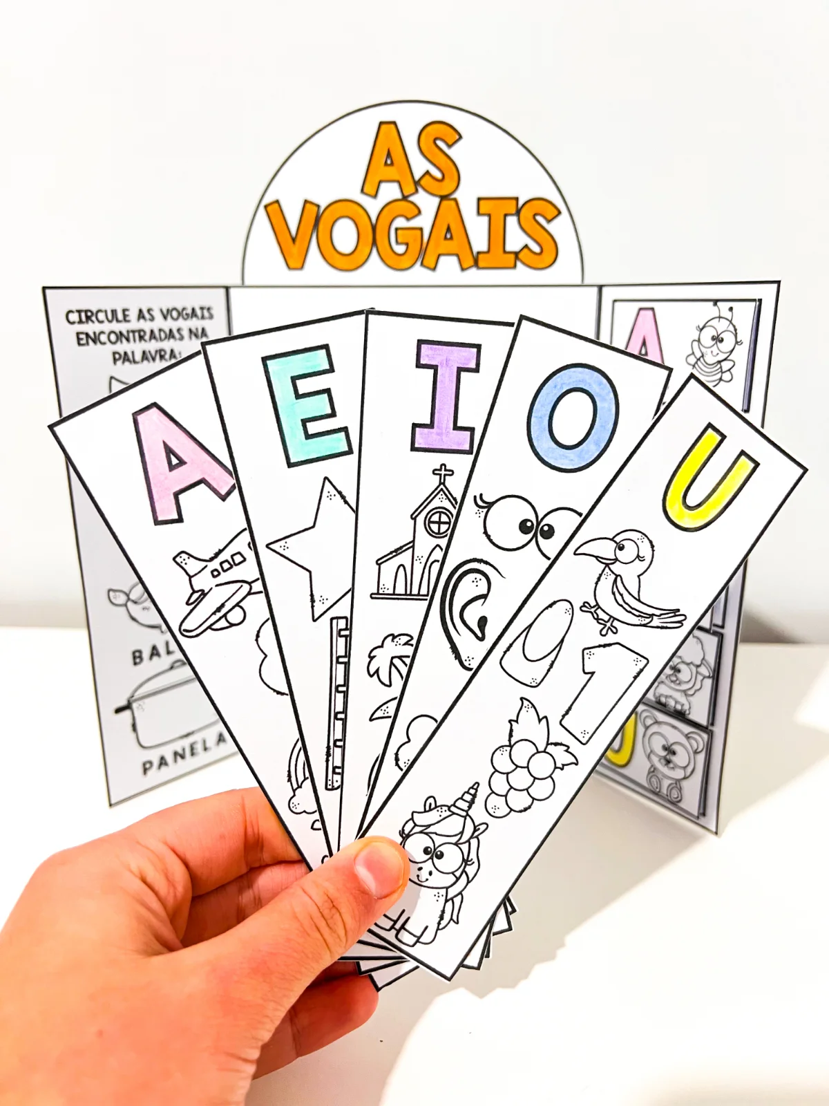 Lapbook das Vogais para Educação Infantil e Alfabetização — amostra 4: Lapbook das vogais com atividades interativas,… Lapbook das Vogais para Educação Infantil e Alfabetização — amostra 4: Lapbook das vogais com atividades interativas,…