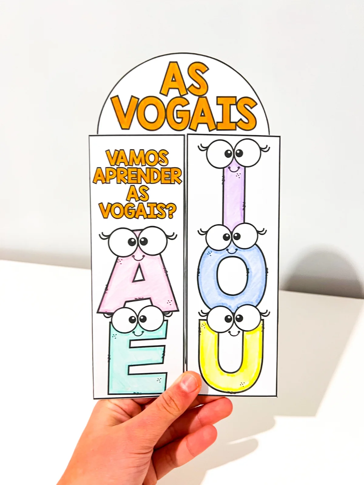 Lapbook das Vogais para Educação Infantil e Alfabetização — amostra 5: Lapbook das vogais com atividades interativas,… Lapbook das Vogais para Educação Infantil e Alfabetização — amostra 5: Lapbook das vogais com atividades interativas,…