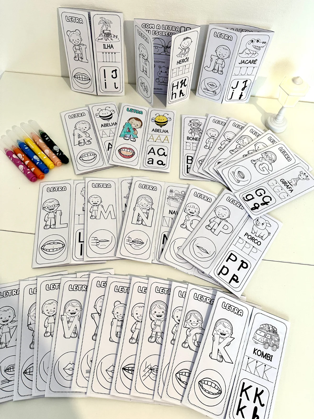 Lapbook do Alfabeto – PDF para Imprimir | Alfabetização — amostra 6: Arquivo Lapbook do Alfabeto com livrinhos para…