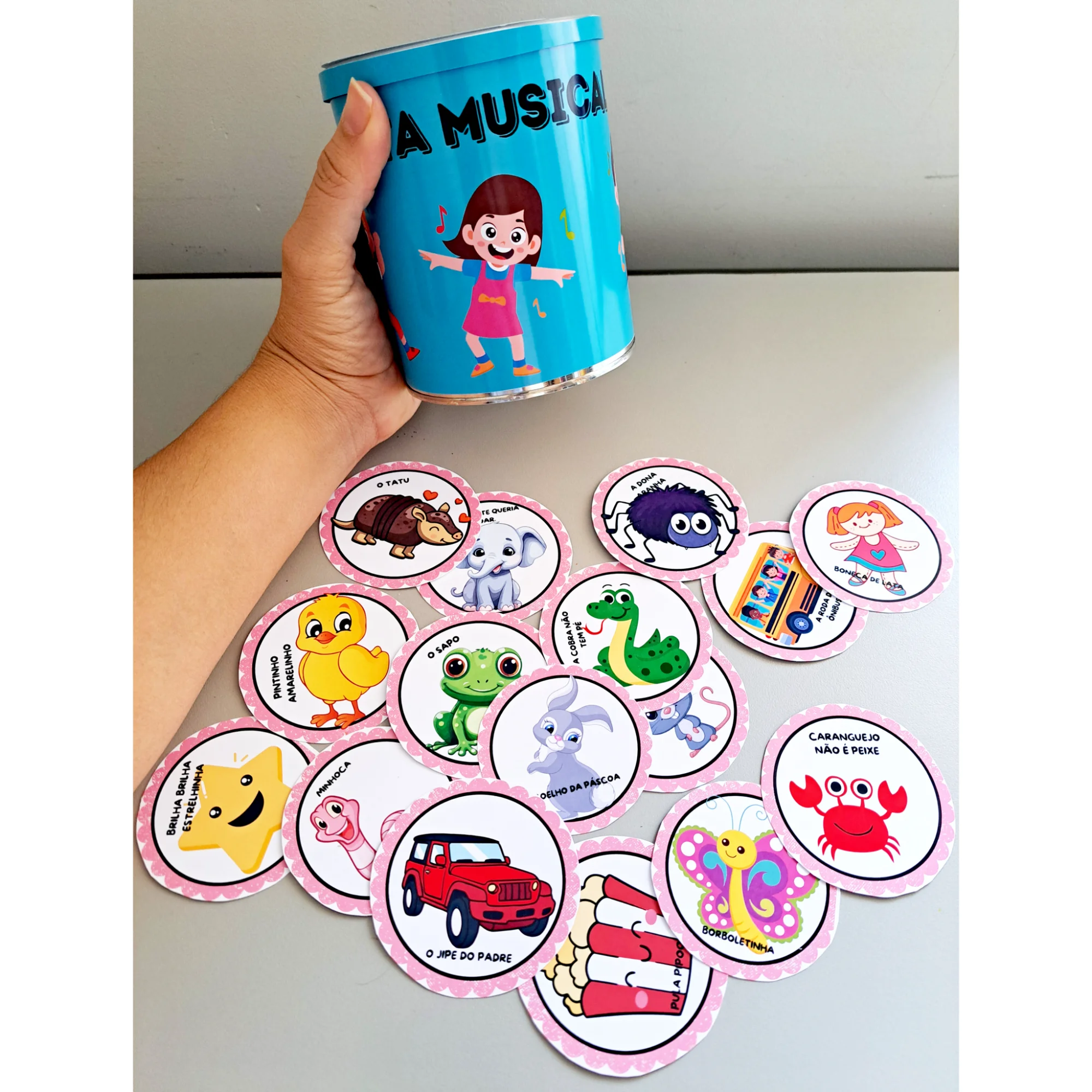 LATA MUSICAL- ARTE MÚSICA INFANTIL E ANOS INICIAIS — amostra 4: Que tal transformar músicas conhecidas pelas crianças em…
