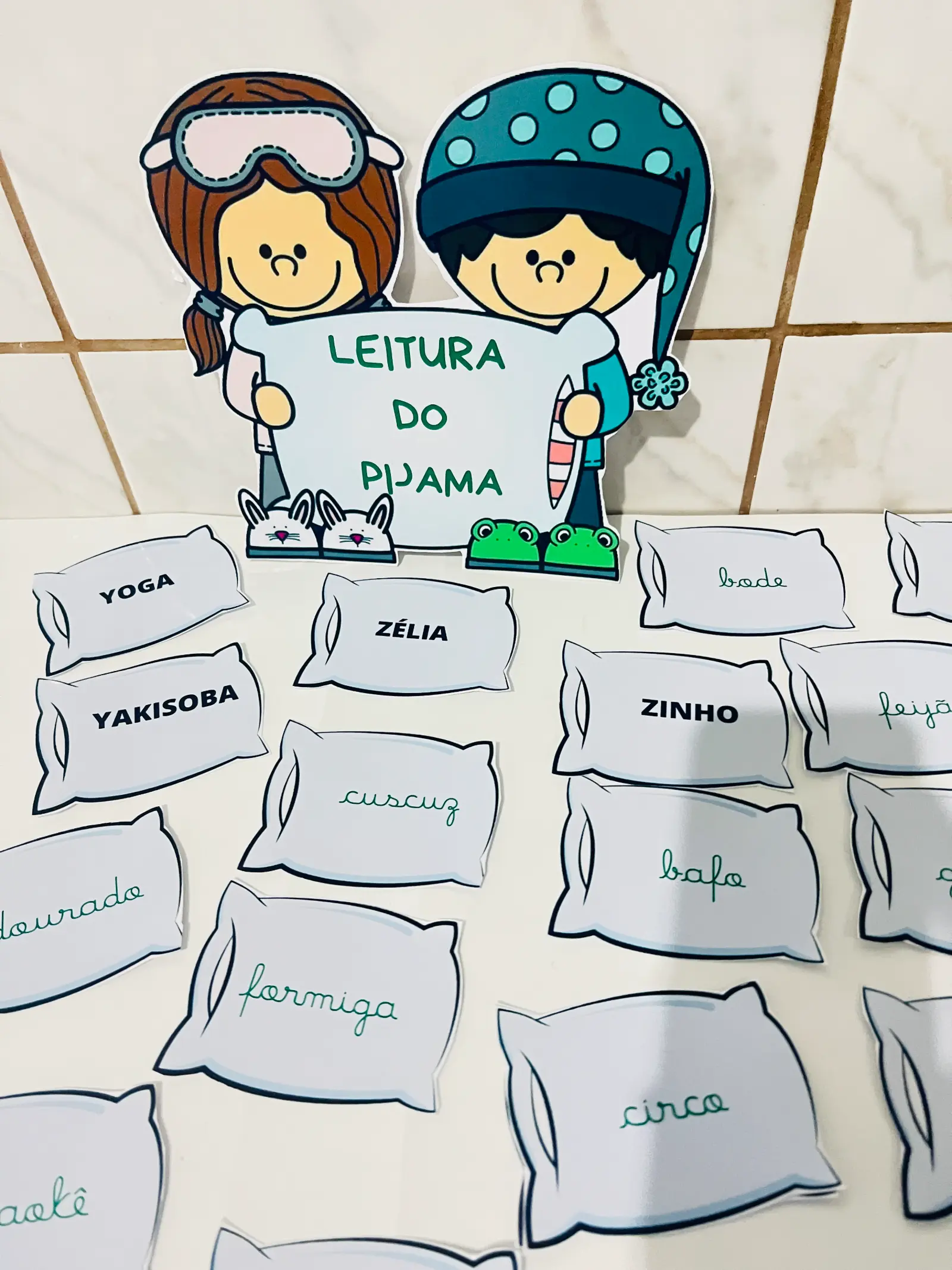 Leitura do Pijama – Palavras Nos Travesseiro — amostra 2: O Leitura do Pijama – Palavras nos Travesseiros é um recurso…