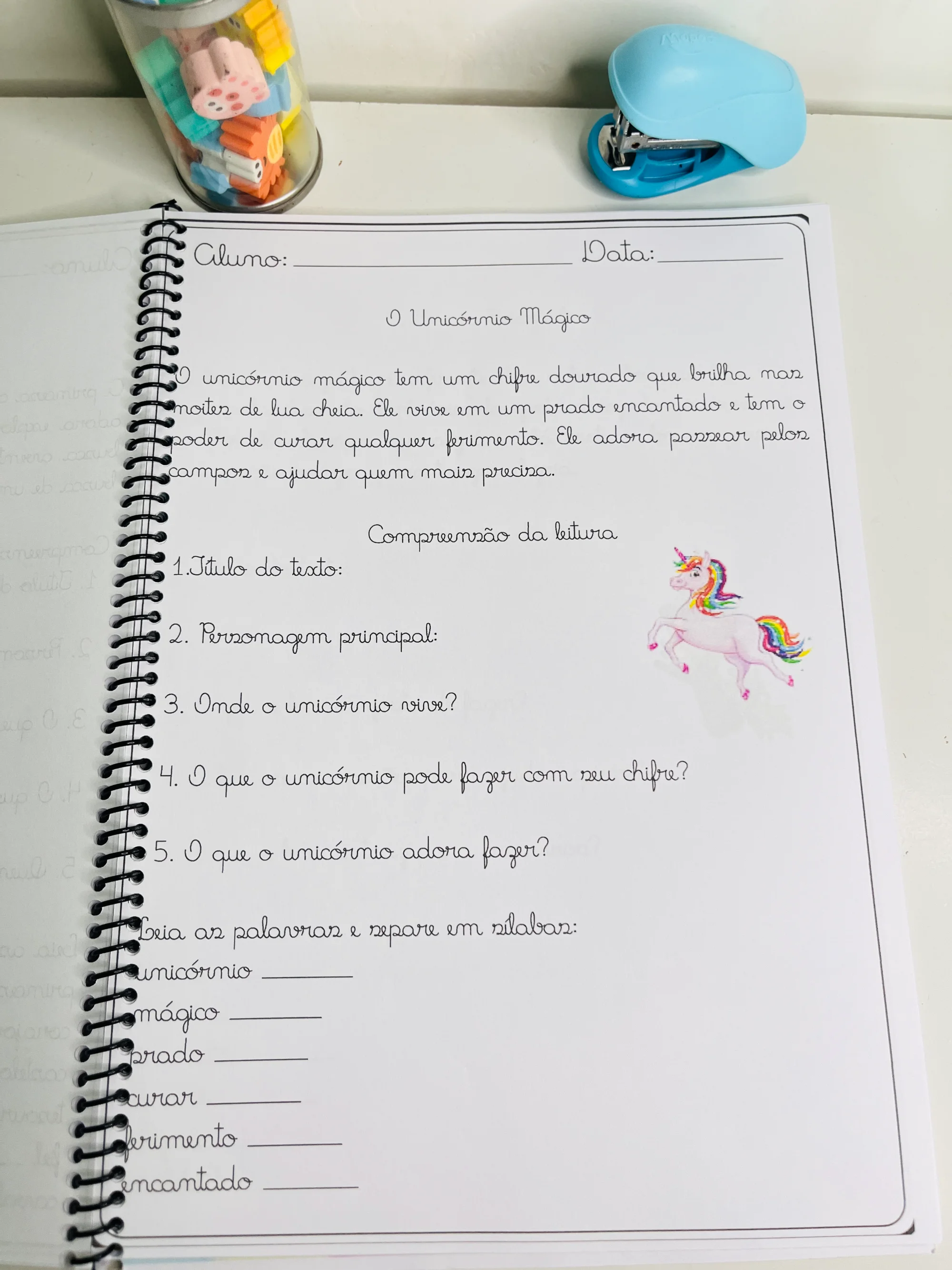 Leitura e Interpretação em Letra Cursiva – 5º Ano — amostra 3: Material com 35 páginas de leitura cursiva, interpretação de…