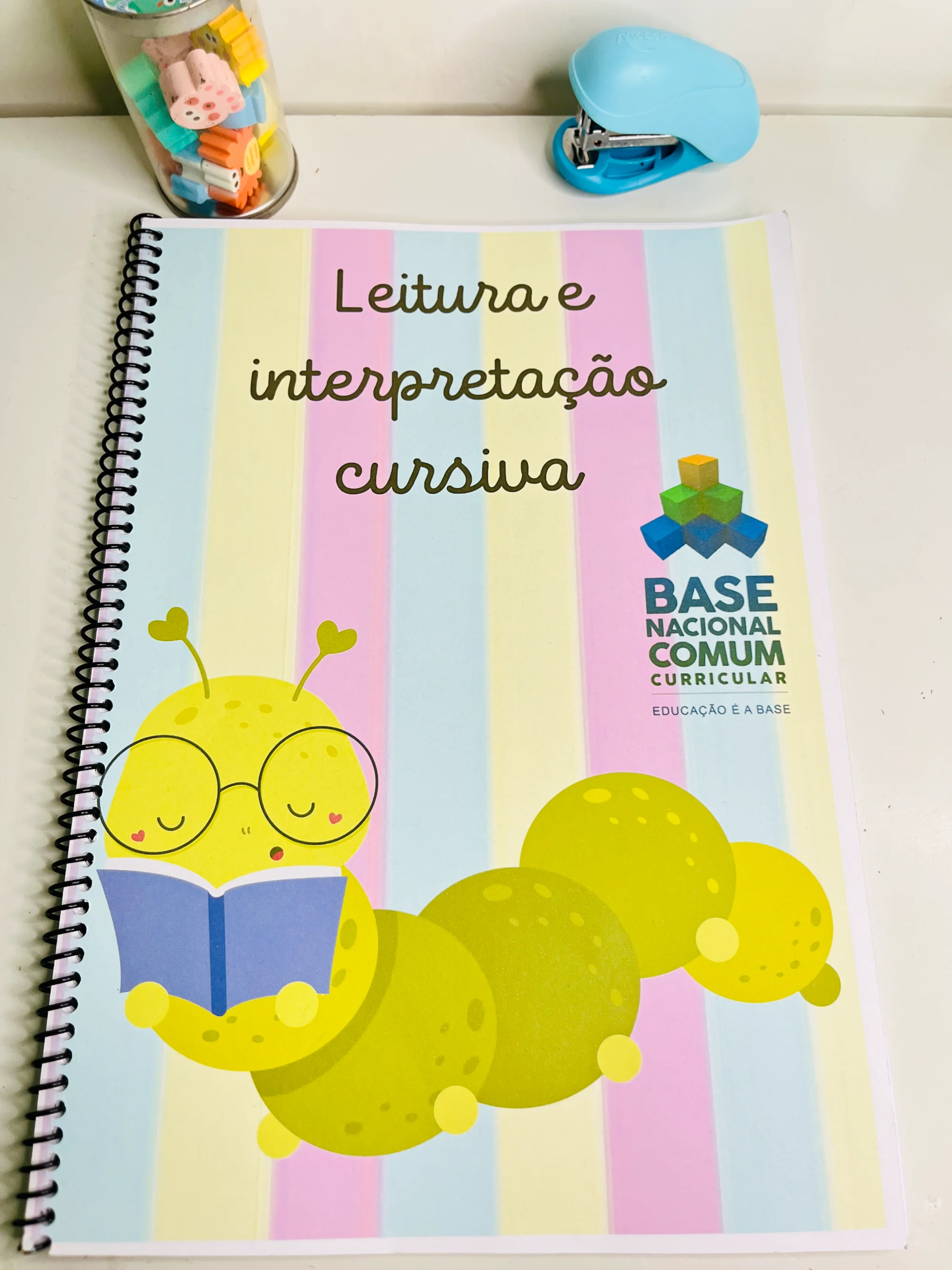 Leitura e Interpretação em Letra Cursiva – 5º Ano — Alfabetização para 5º ano: Material com 35 páginas de leitura cursiva,…