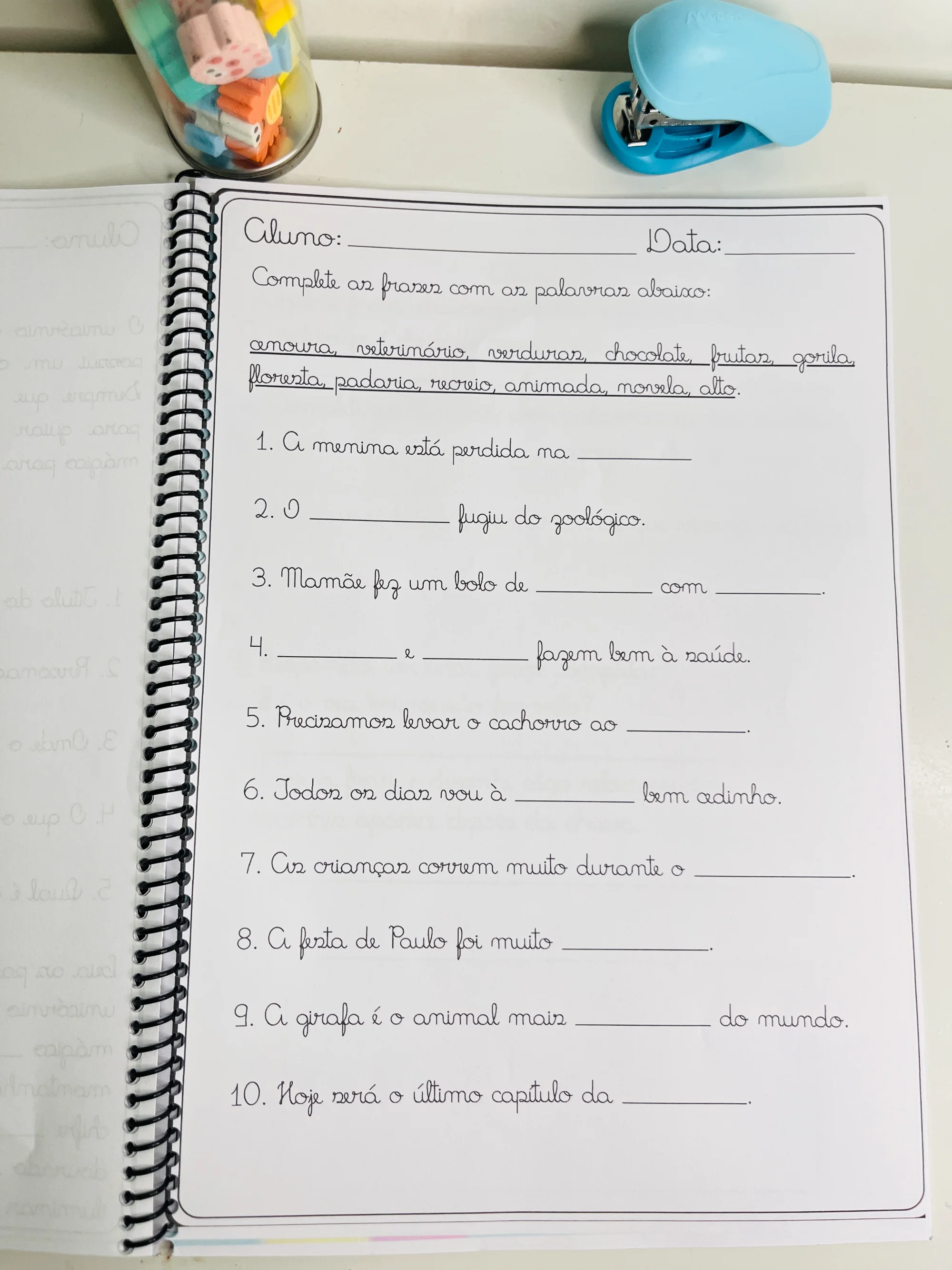 Leitura e Interpretação em Letra Cursiva – 5º Ano — amostra 7: Atividades de leitura e interpretação em letra cursiva para…