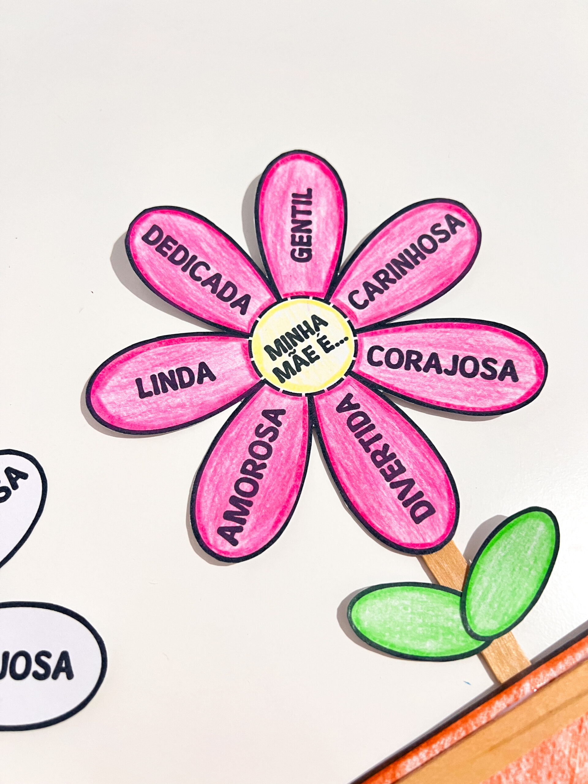 Lembrancinha de Dia das Mães para imprimir: vaso de flor — amostra 3: O que o PDF apresenta