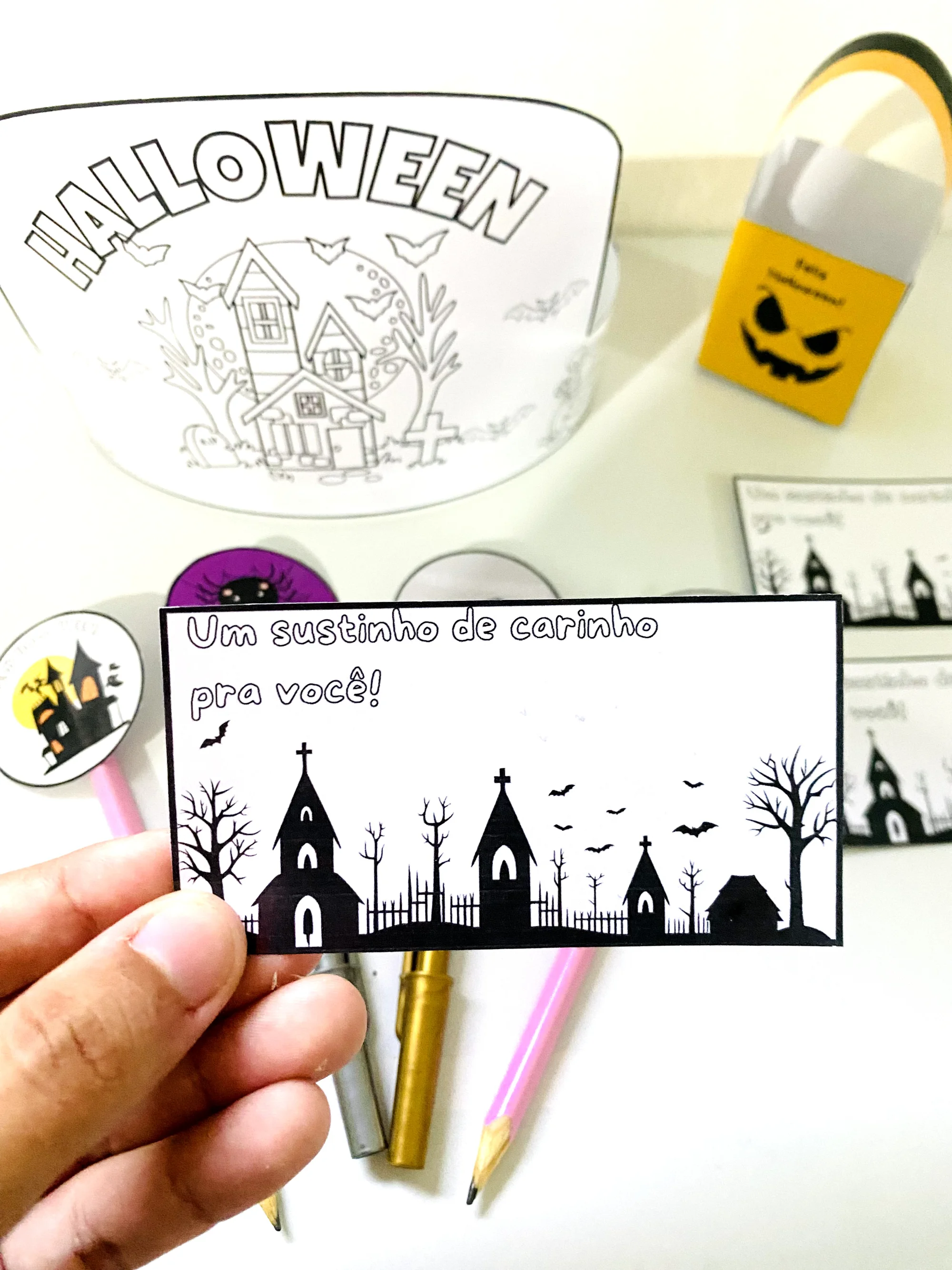 Lembrancinha de Halloween: Kit Criativo e Divertido — amostra 4: Kit Halloween pedagógico com caixinha de abóbora, adesivos…