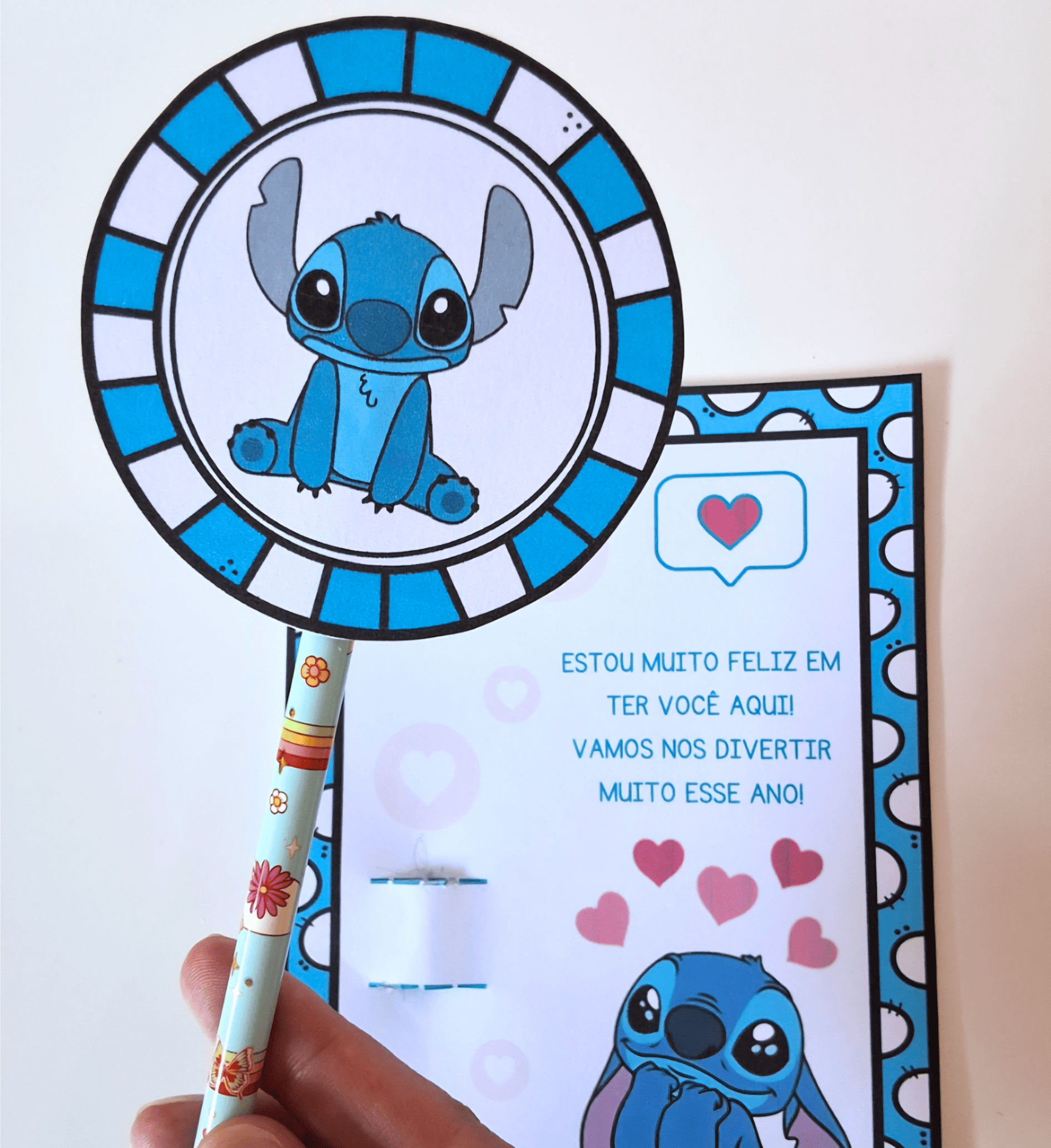 Lembrancinha de volta às aulas Stitch: cartão e ponteira — amostra 1: Lembrancinha de volta às aulas com tema Stitch