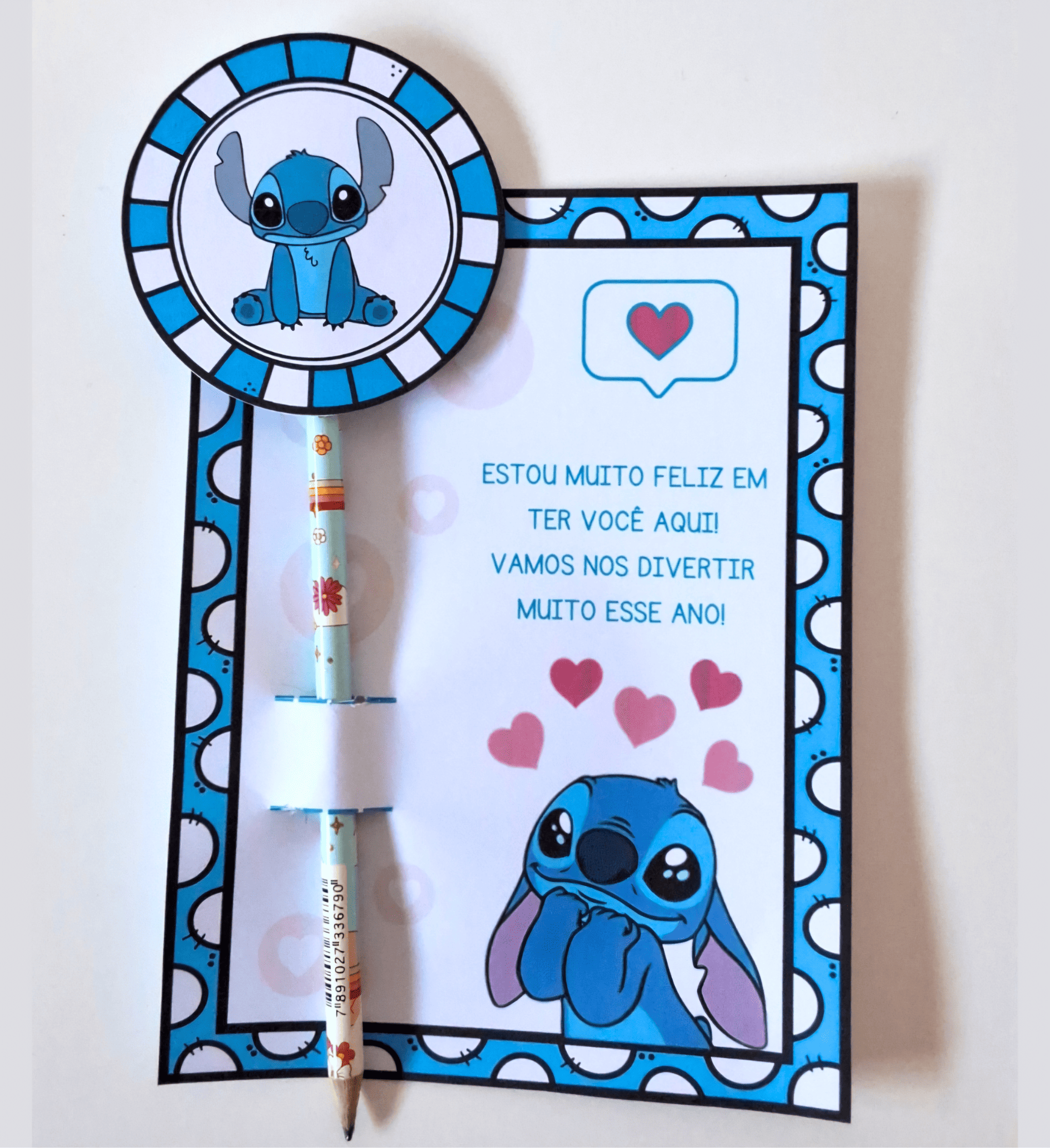 Lembrancinha de volta às aulas Stitch: cartão e ponteira — amostra 6: Receba a turma com uma lembrancinha de volta às aulas…