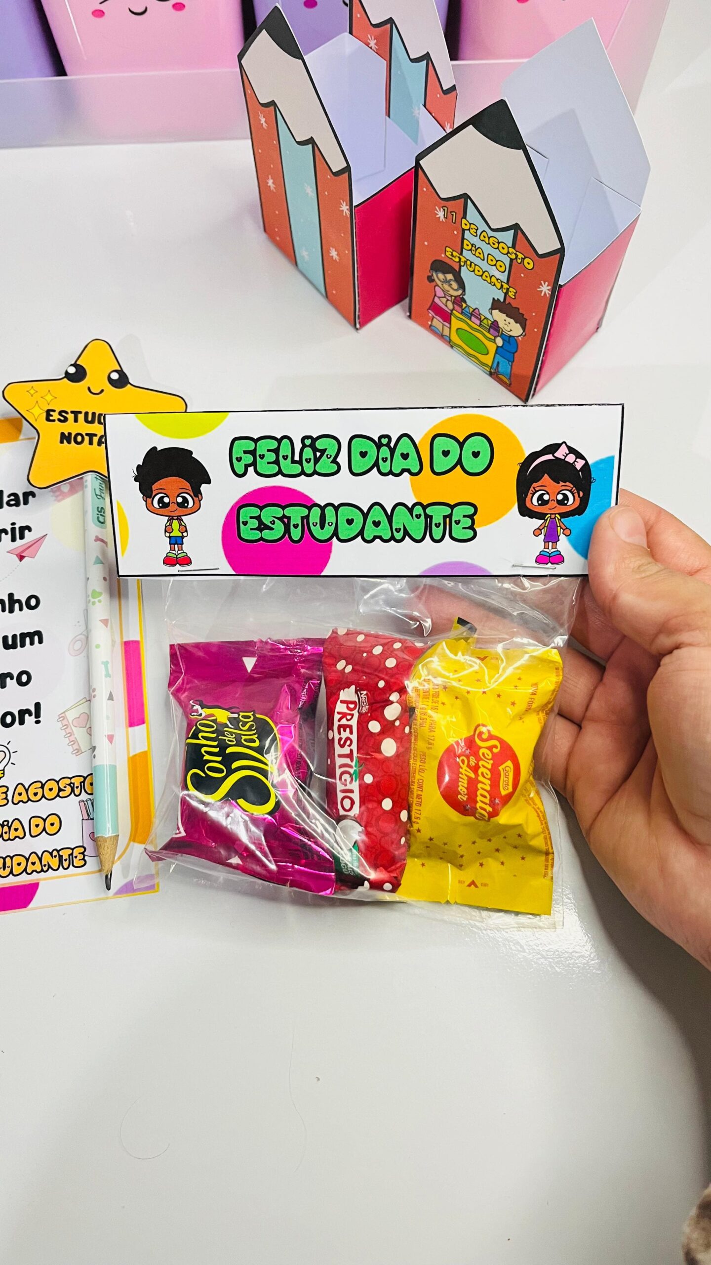 Lembrancinha dia do estudante – Material Pedagógico — amostra 1: O que vem no material Lembrancinha dia do estudante – Material Pedagógico — amostra 1: O que vem no material