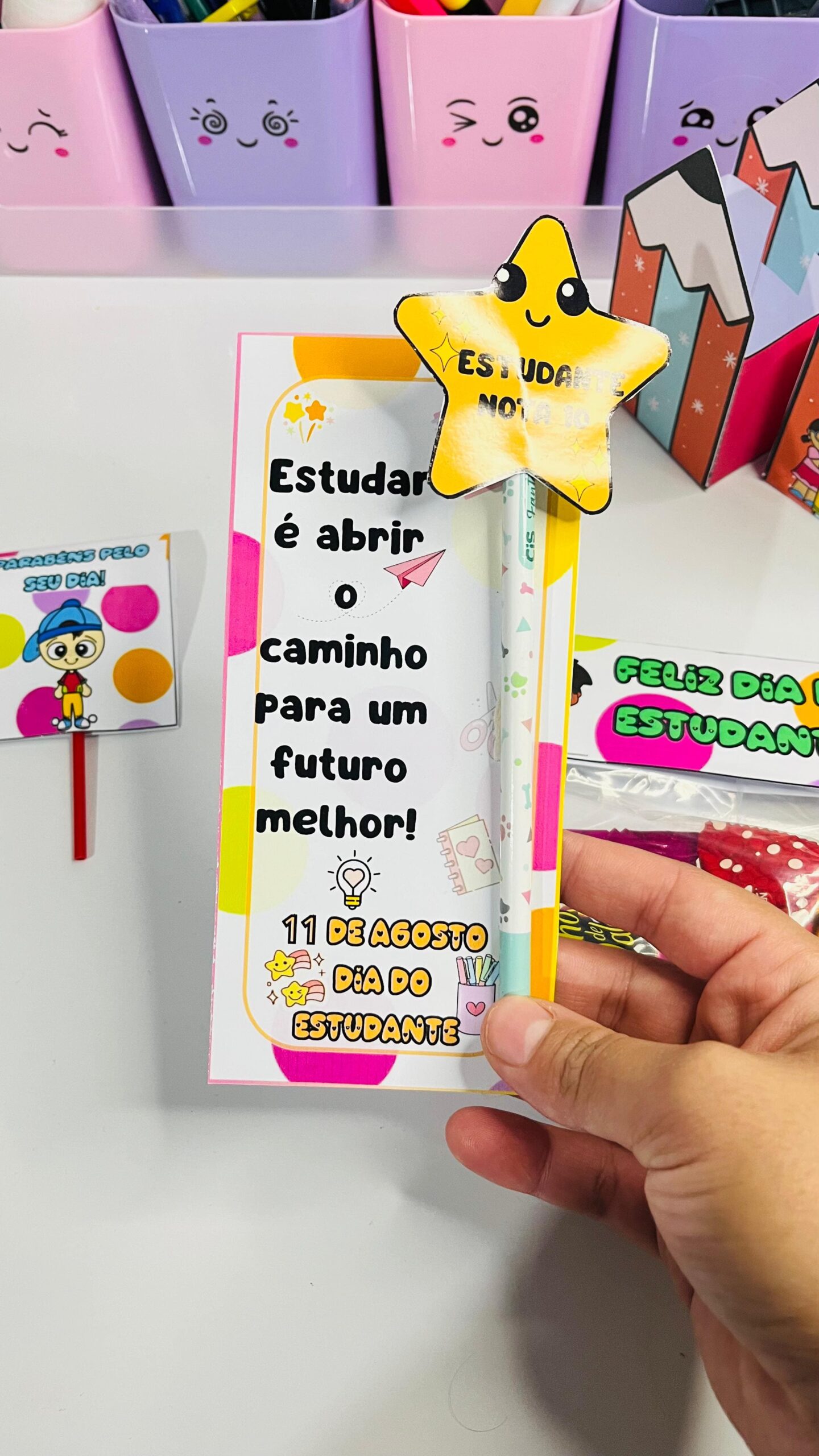 Lembrancinha dia do estudante – Material Pedagógico — amostra 3: Lembrancinha Dia do Estudante Celebre essa data especial… Lembrancinha dia do estudante – Material Pedagógico — amostra 3: Lembrancinha Dia do Estudante Celebre essa data especial…