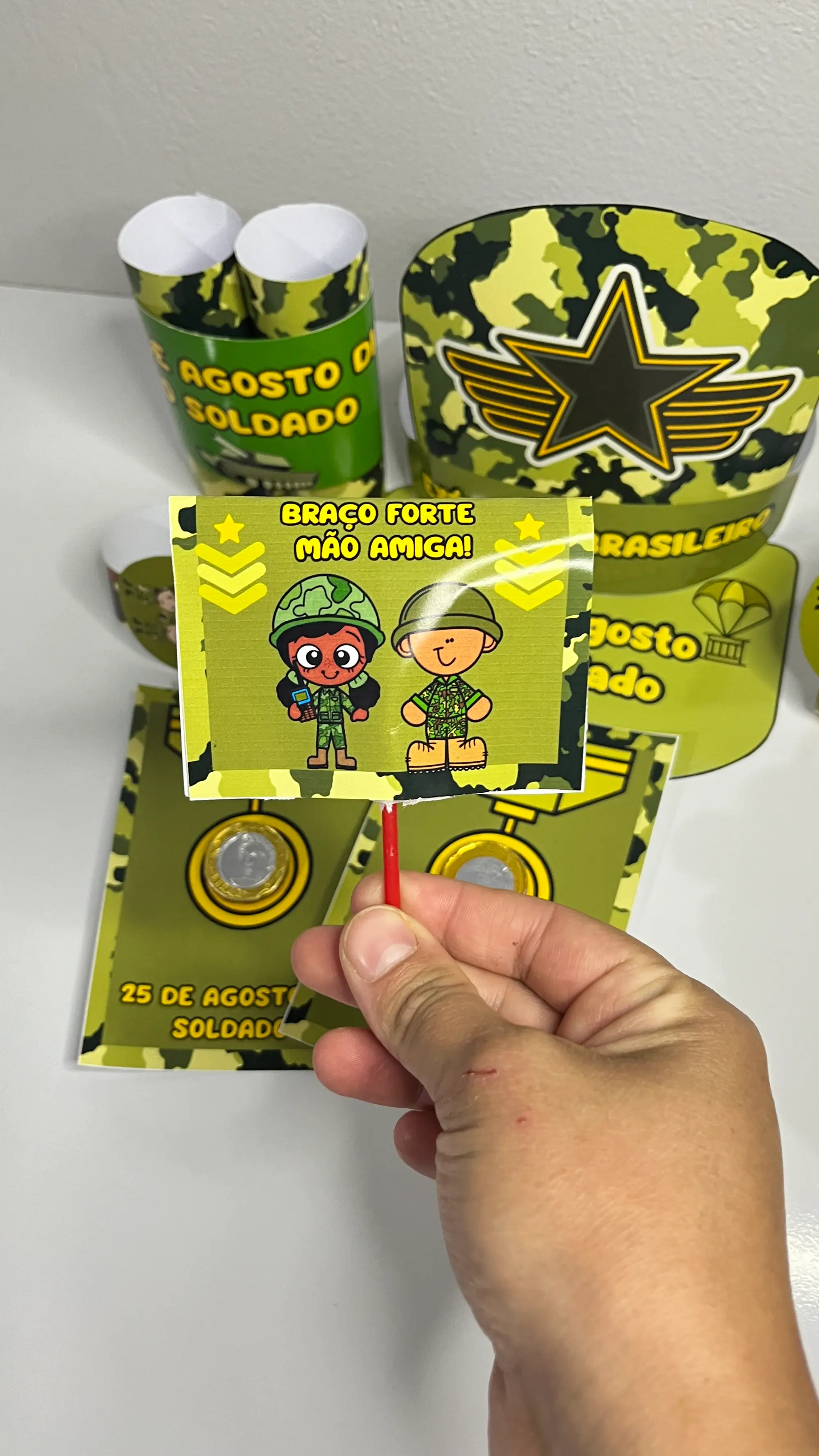 LEMBRANCINHA DIA DO SOLDADO – UM KIT COMPLETO - LUDICA — amostra 3: A Lembrancinha Dia do Soldado reúne diferentes opções…