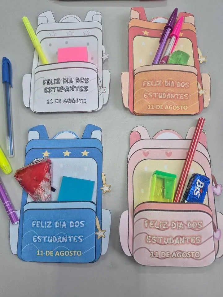 🎒✨ Lembrancinha Dia dos Estudantes ✨📚 Em PDF pronto para imprimir — amostra 2: Que tal surpreender seus alunos com uma… 🎒✨ Lembrancinha Dia dos Estudantes ✨📚 Em PDF pronto para imprimir — amostra 2: Que tal surpreender seus alunos com uma…