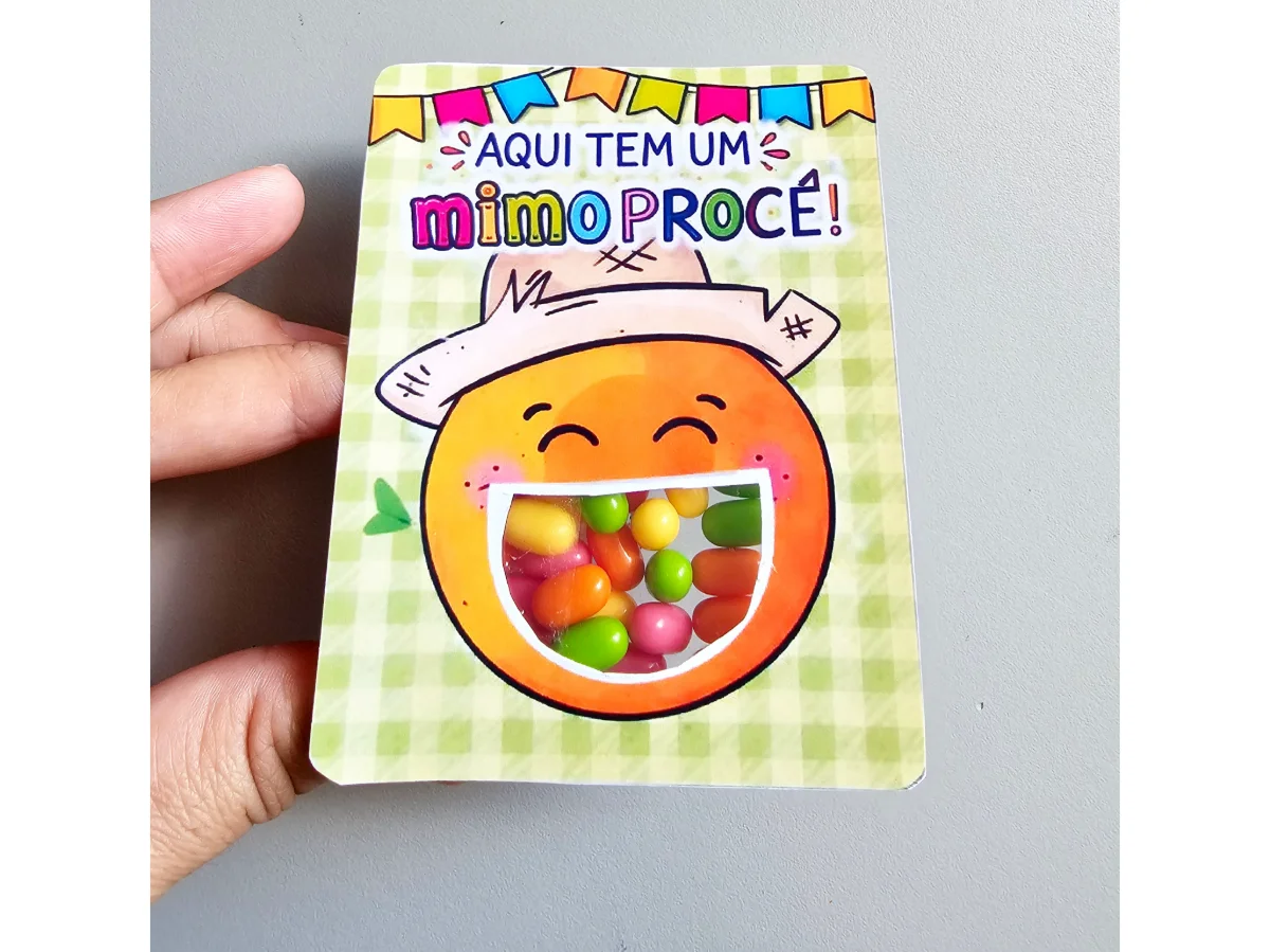 Lembrancinha Espantalho Sem Dente — amostra 2: Lembrancinha divertida em formato de espantalho sem dente, perfeita para…