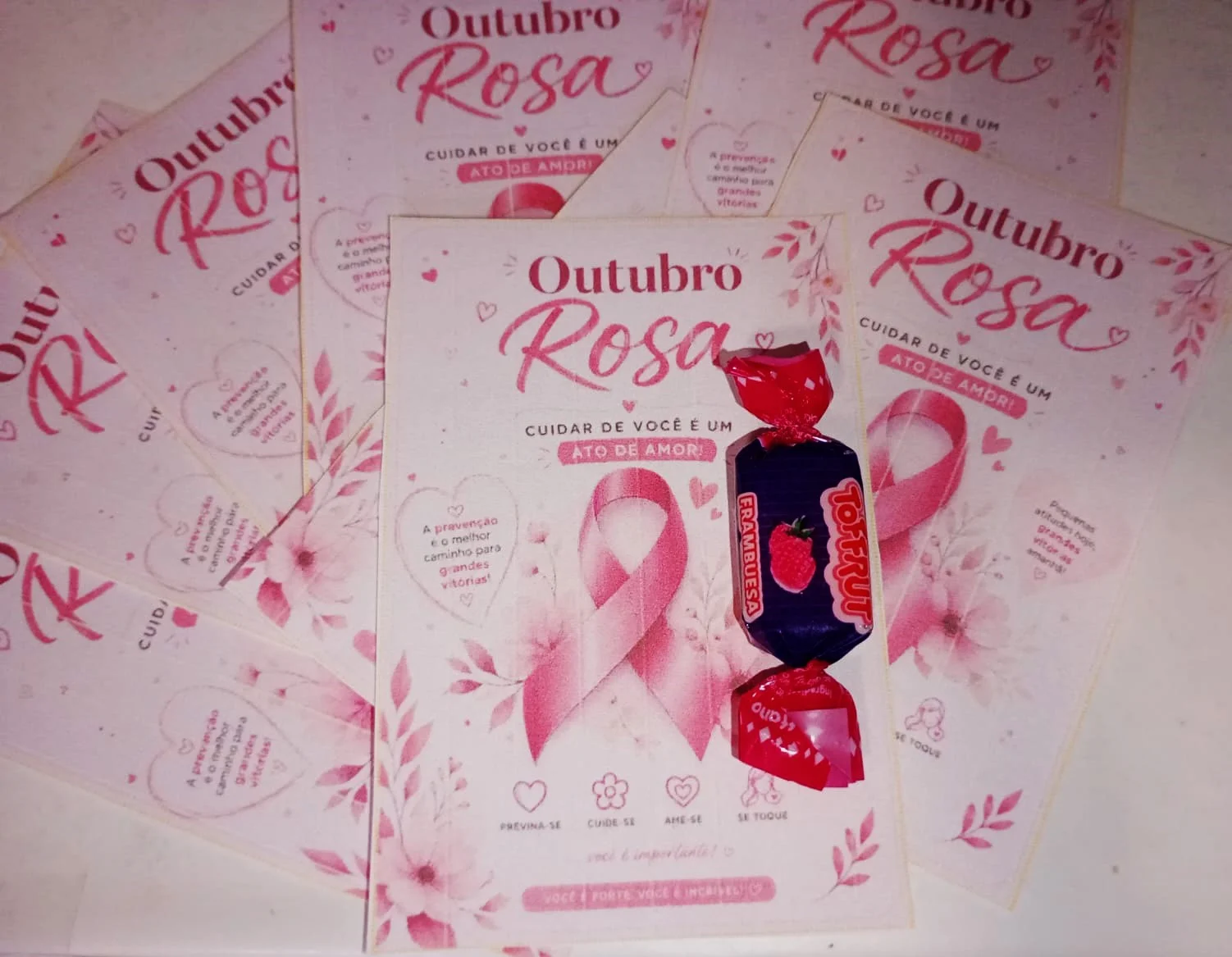 LEMBRANCINHA OUTUBRO ROSA PRONTO PARA IMPRIMIR pdf — amostra 1: Lembrancinha Outubro Rosa em PDF, pronta para imprimir. É…