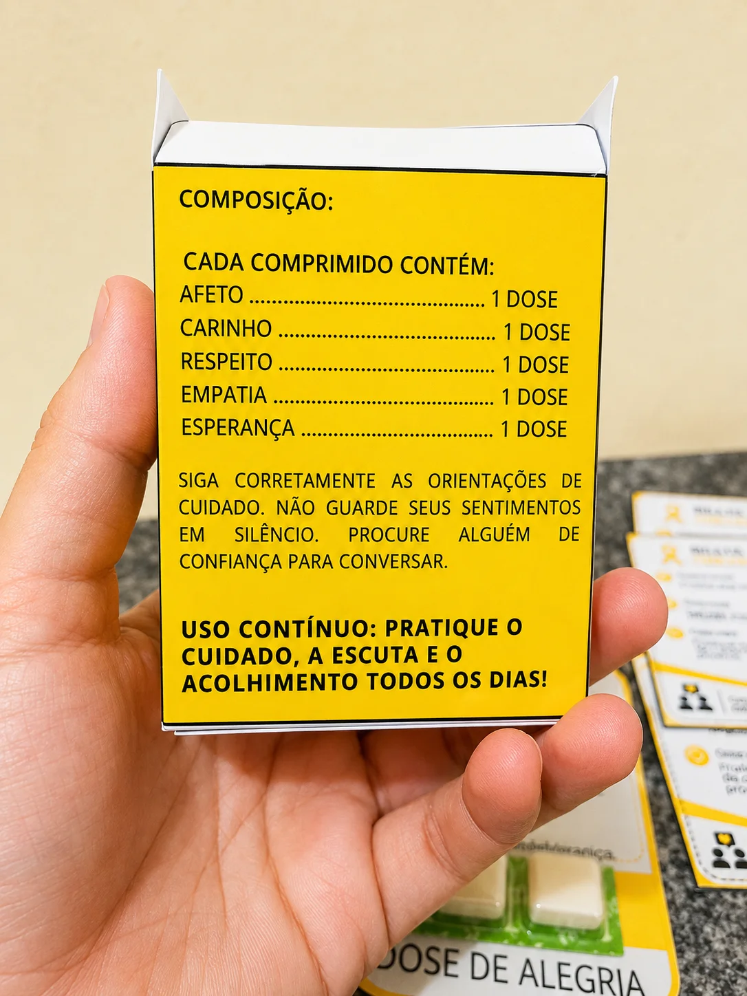 Lembrancinha Setembro Amarelo | Kit Pílulas do Bem em PDF — amostra 1: O Kit Lembrancinha Setembro Amarelo utiliza uma…