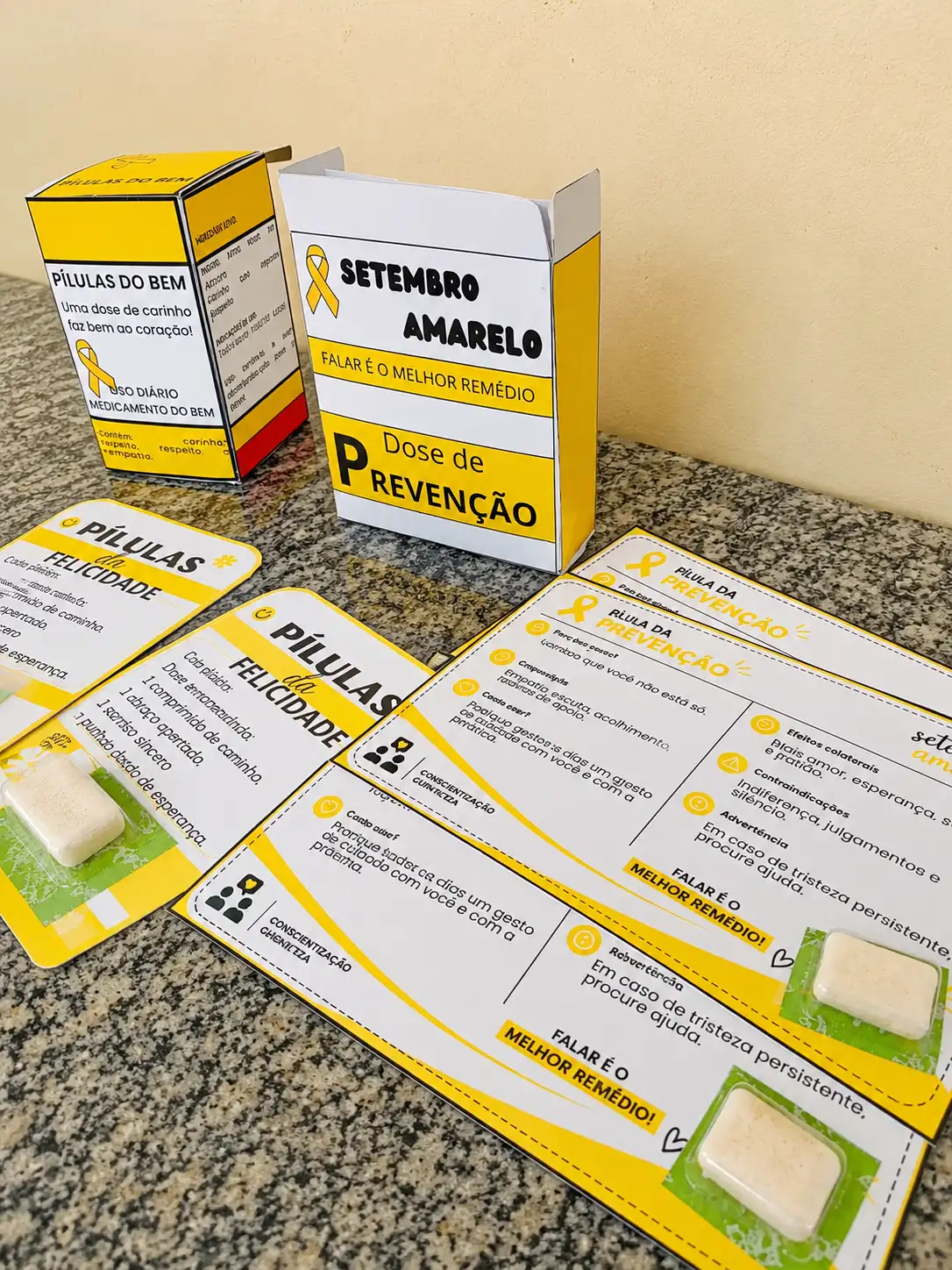 Lembrancinha Setembro Amarelo | Kit Pílulas do Bem em PDF — amostra 5: O Kit Lembrancinha Setembro Amarelo utiliza uma…