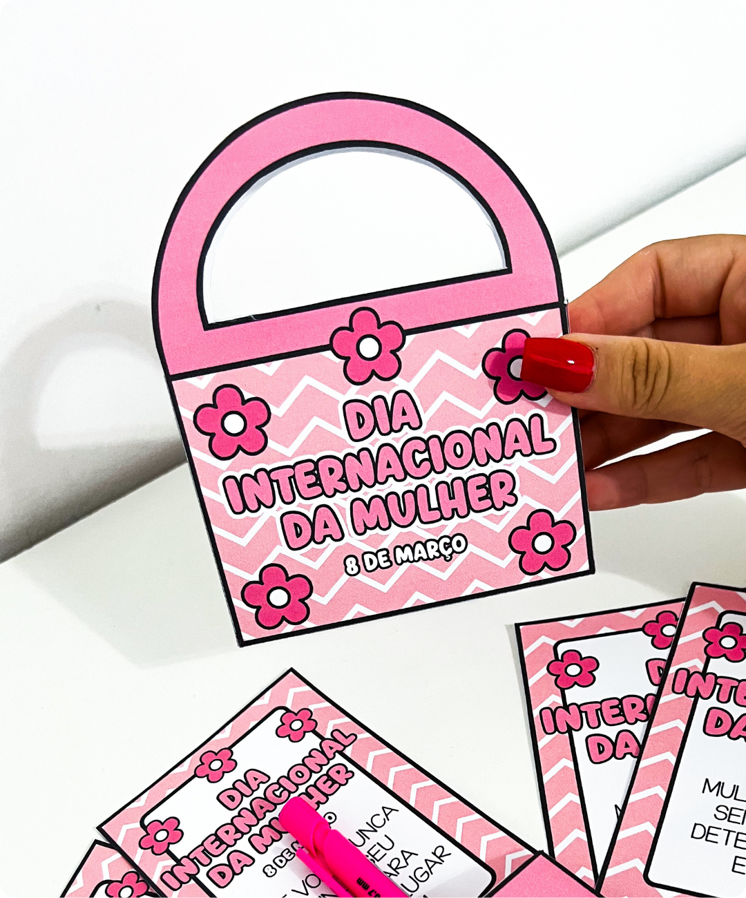 Lembrancinhas de homenagem feminina para imprimir — amostra 2: Como organizar o uso em sala