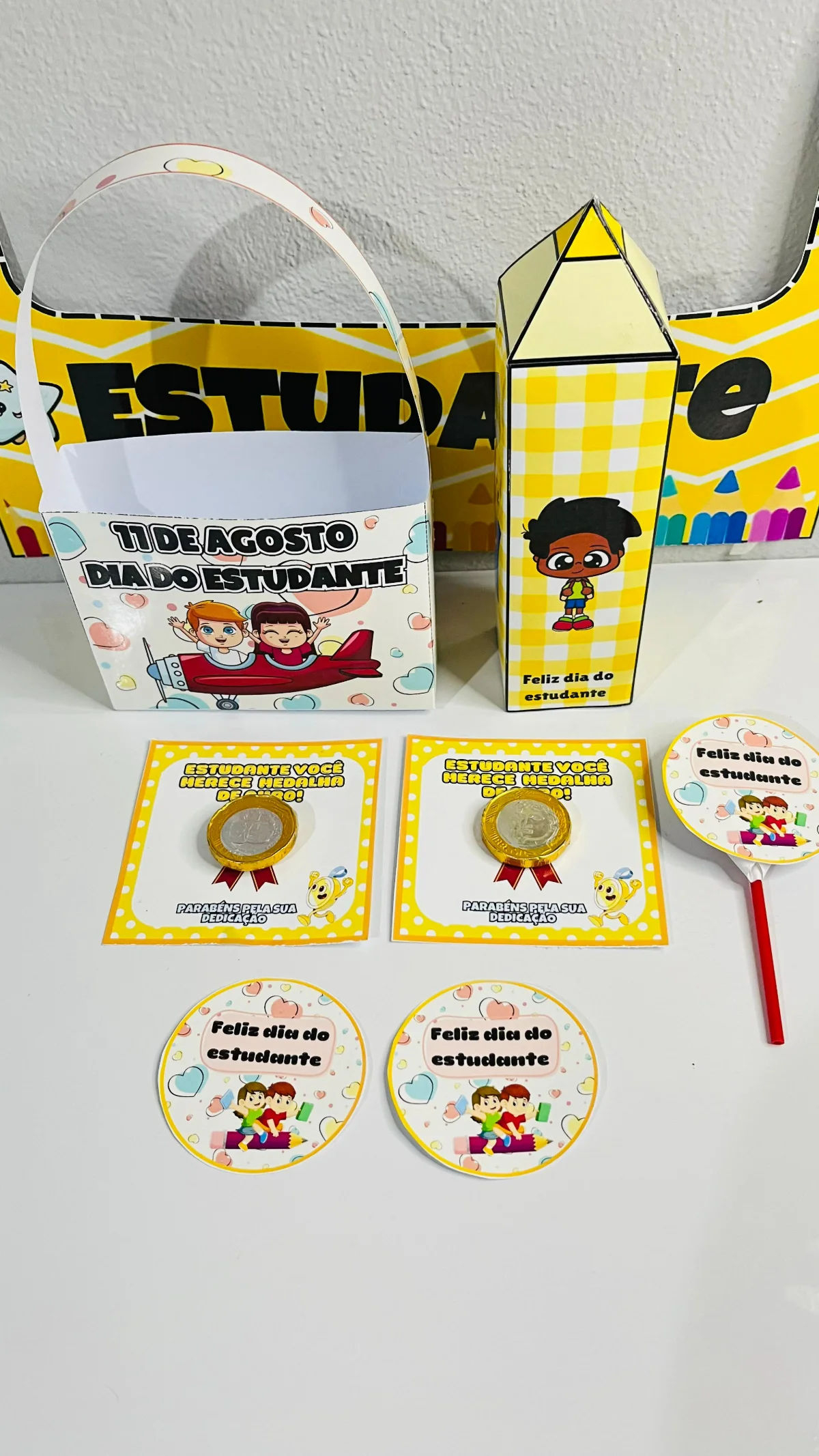 Lembrancinhas – Dia do Estudante – PDF para Imprimir — amostra 6: Celebre o Dia do Estudante com lembrancinhas criativas,… Lembrancinhas – Dia do Estudante – PDF para Imprimir — amostra 6: Celebre o Dia do Estudante com lembrancinhas criativas,…