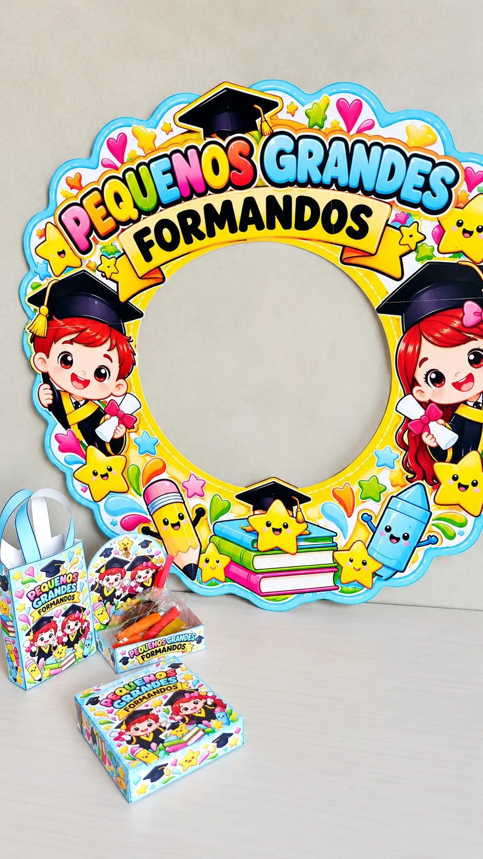 Lembrancinhas e Moldura de Formatura Infantil PDF — amostra 5: Mini Kit de Formatura Infantil com moldura de fotos e 3…