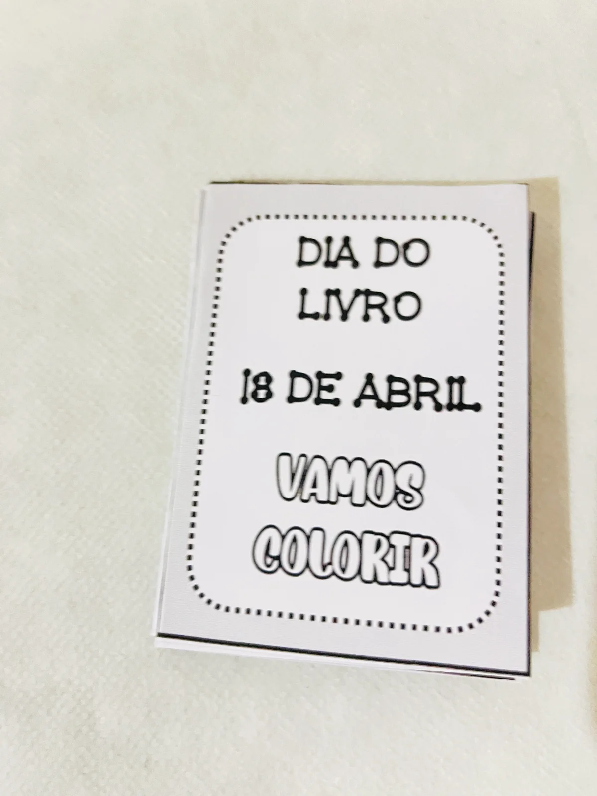 Livrinho Dia do Livro Infantil — amostra 1: Com esse material “Vamos Colorir” , você trabalha a data de forma simples,…
