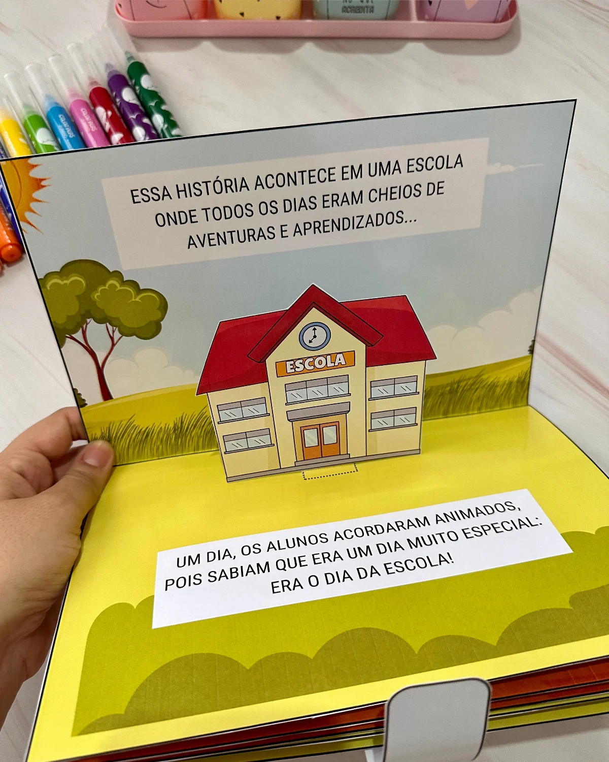 Livro 3D O Dia da Escola - Recurso Interativo e Lúdico — amostra 5: Encante seus alunos com o Livro 3D "O Dia da Escola"