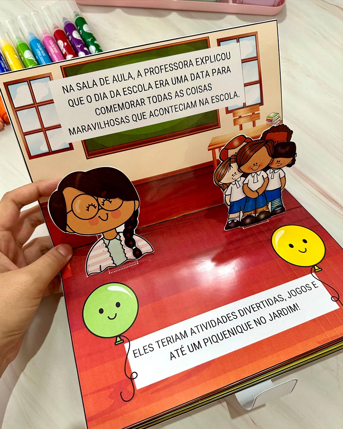 Livro 3D O Dia da Escola - Recurso Interativo e Lúdico — amostra 6: Encante seus alunos com o Livro 3D "O Dia da Escola"