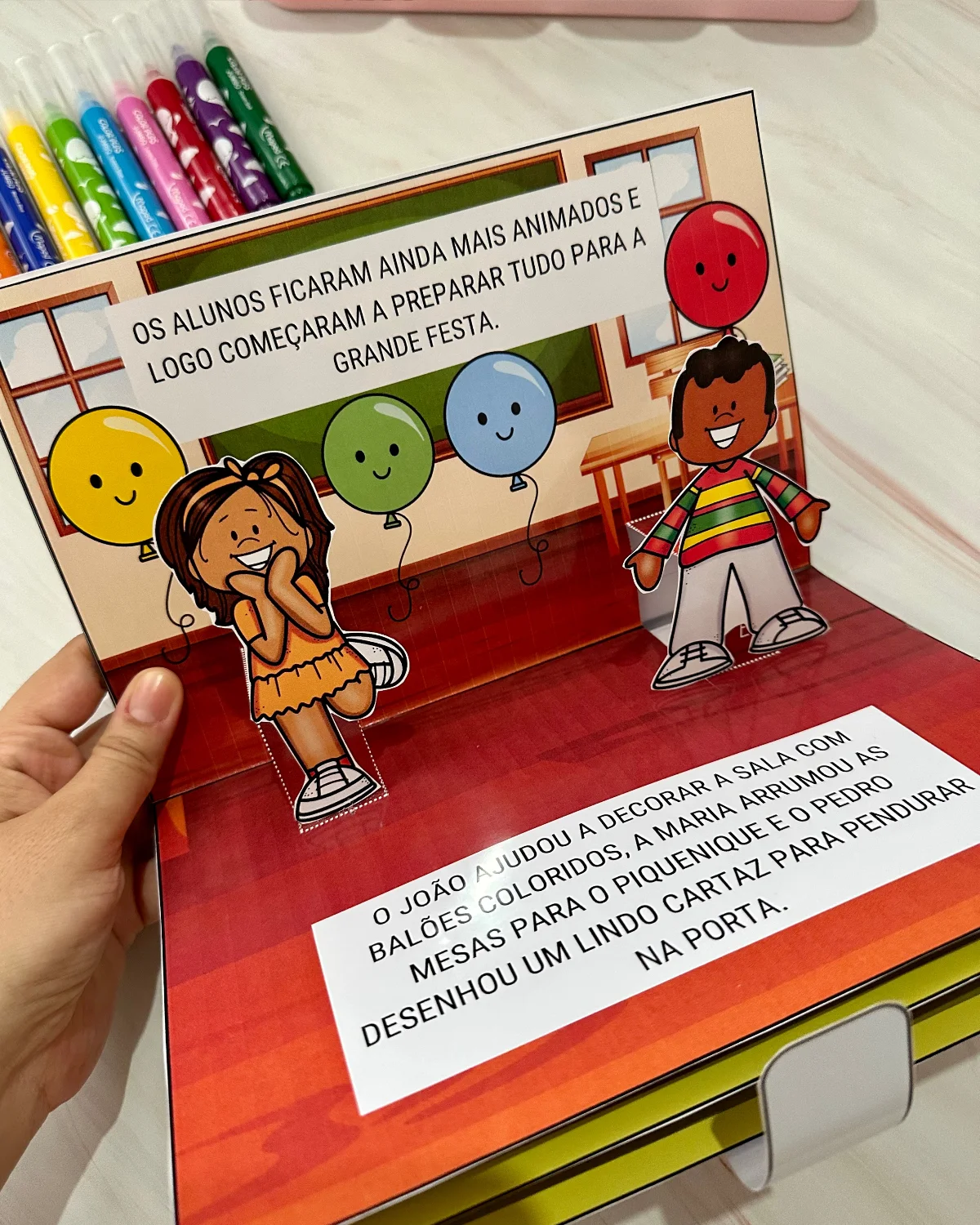 Livro 3D O Dia da Escola - Recurso Interativo e Lúdico — amostra 7: Encante seus alunos com o Livro 3D "O Dia da Escola"
