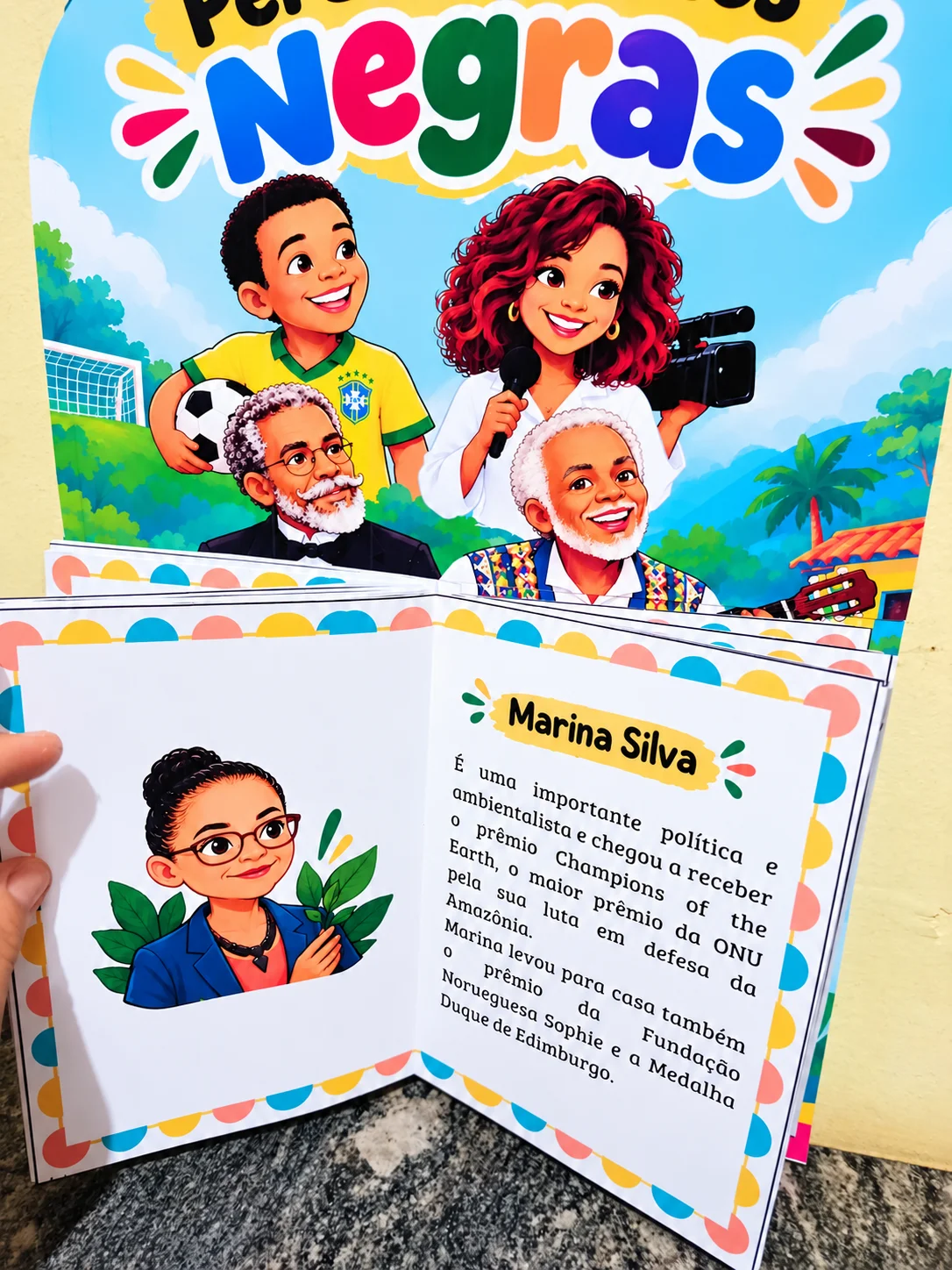 LIVRO 3D — PERSONALIDADES NEGRAS BRASILEIRAS - Consciência Negra — amostra 1: Um recurso pedagógico lúdico, interativo e…