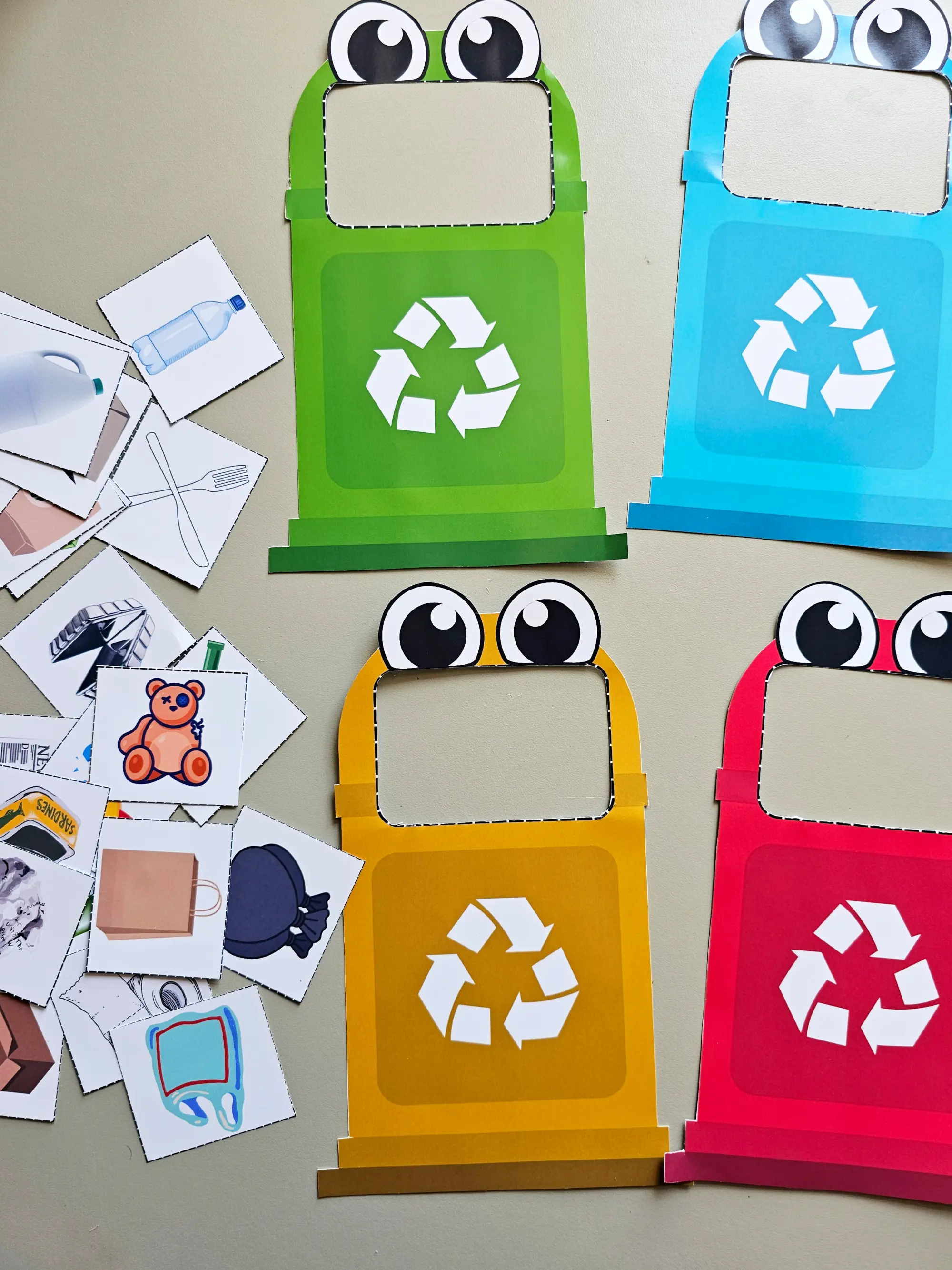 LIXEIRINHAS DA RECICLAGEM – CIÊNCIAS ANOS INICIAIS E INFANTIL — amostra 4: O Jogo Pedagógico Lixeirinhas da Reciclagem , os… LIXEIRINHAS DA RECICLAGEM – CIÊNCIAS ANOS INICIAIS E INFANTIL — amostra 4: O Jogo Pedagógico Lixeirinhas da Reciclagem , os…