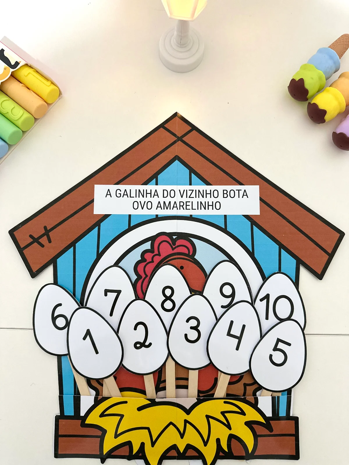 Luva a Galinha do Vizinho – PDF para Imprimir — amostra 4: Luva “A galinha do Vizinho” para trabalhar diversas habilidades…