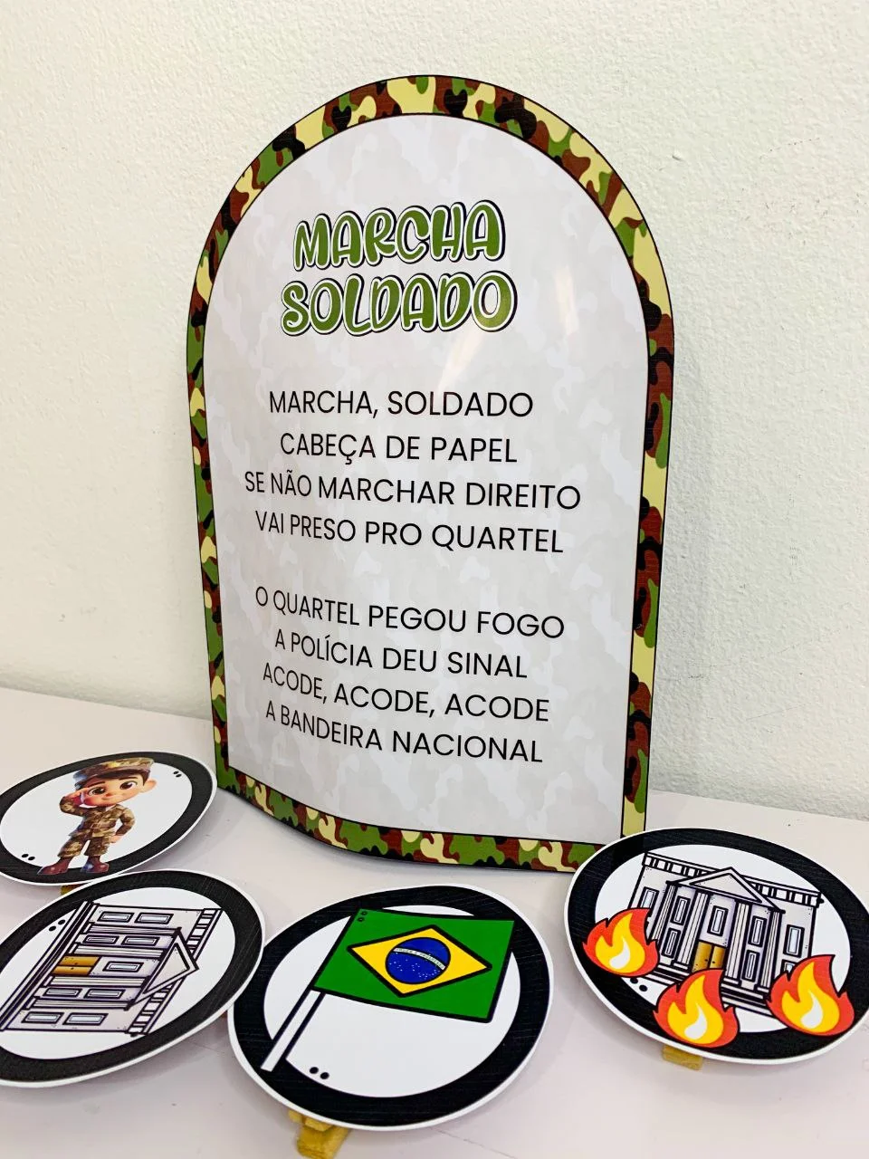 Luva Musical Marcha Soldado | Atividade Interativa para Educação Infantil — amostra 2: A cantiga Marcha Soldado ganha vida…