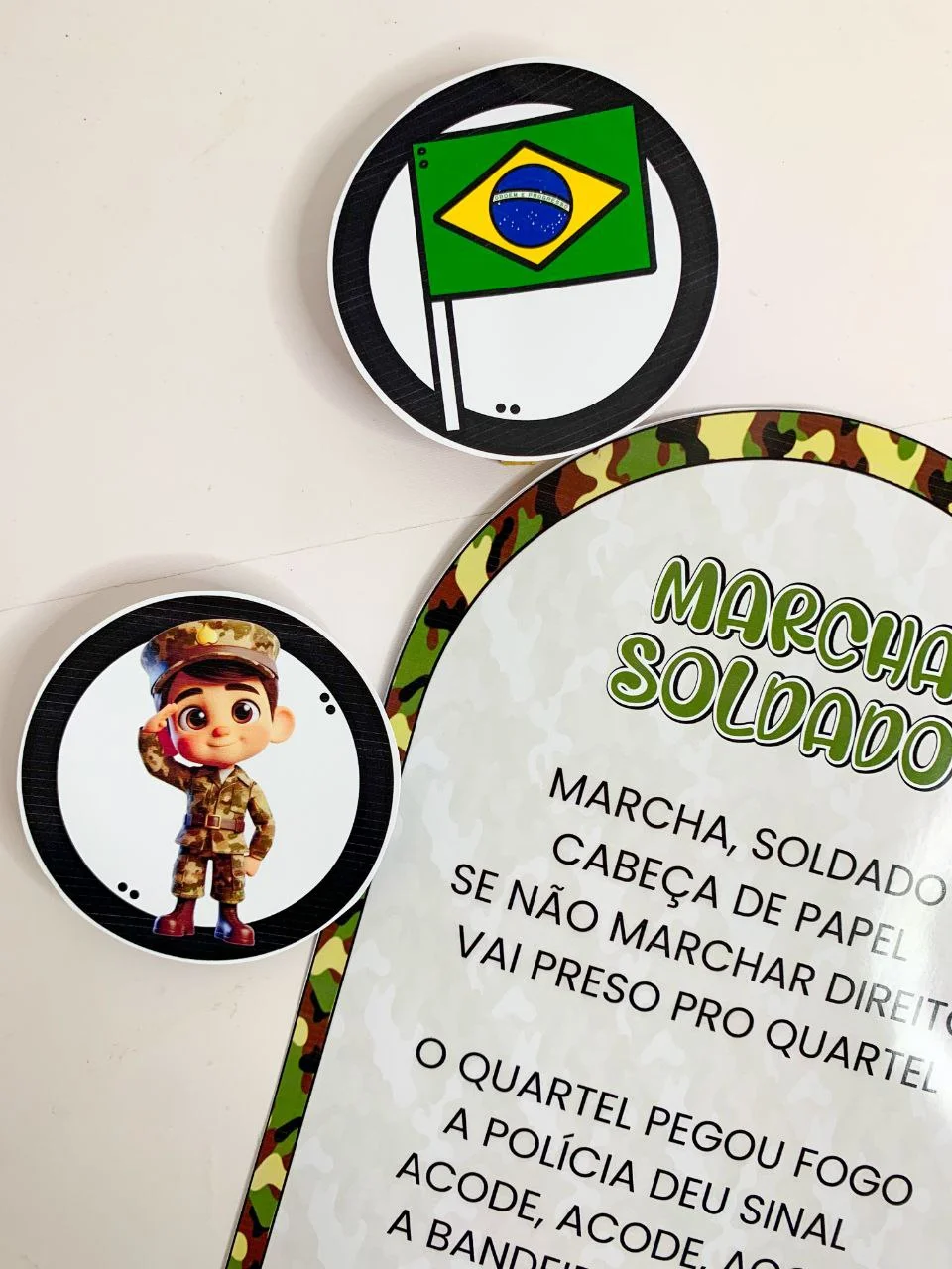Luva Musical Marcha Soldado | Atividade Interativa para Educação Infantil — amostra 3: A cantiga Marcha Soldado ganha vida…