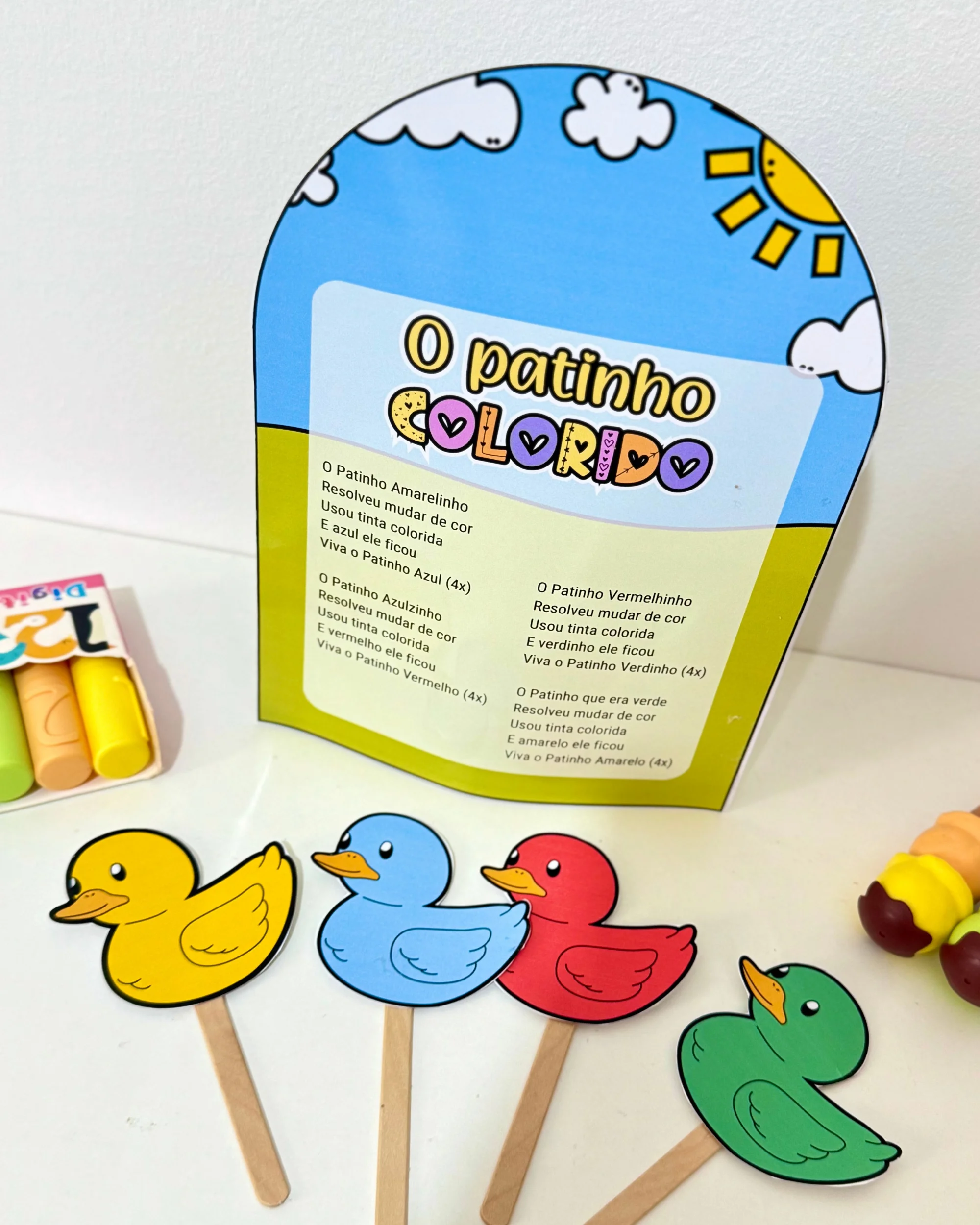 Luva Musical O Patinho Colorido | Educação Infantil — amostra 2: A Luva Musical O Patinho Colorido é um recurso lúdico para…