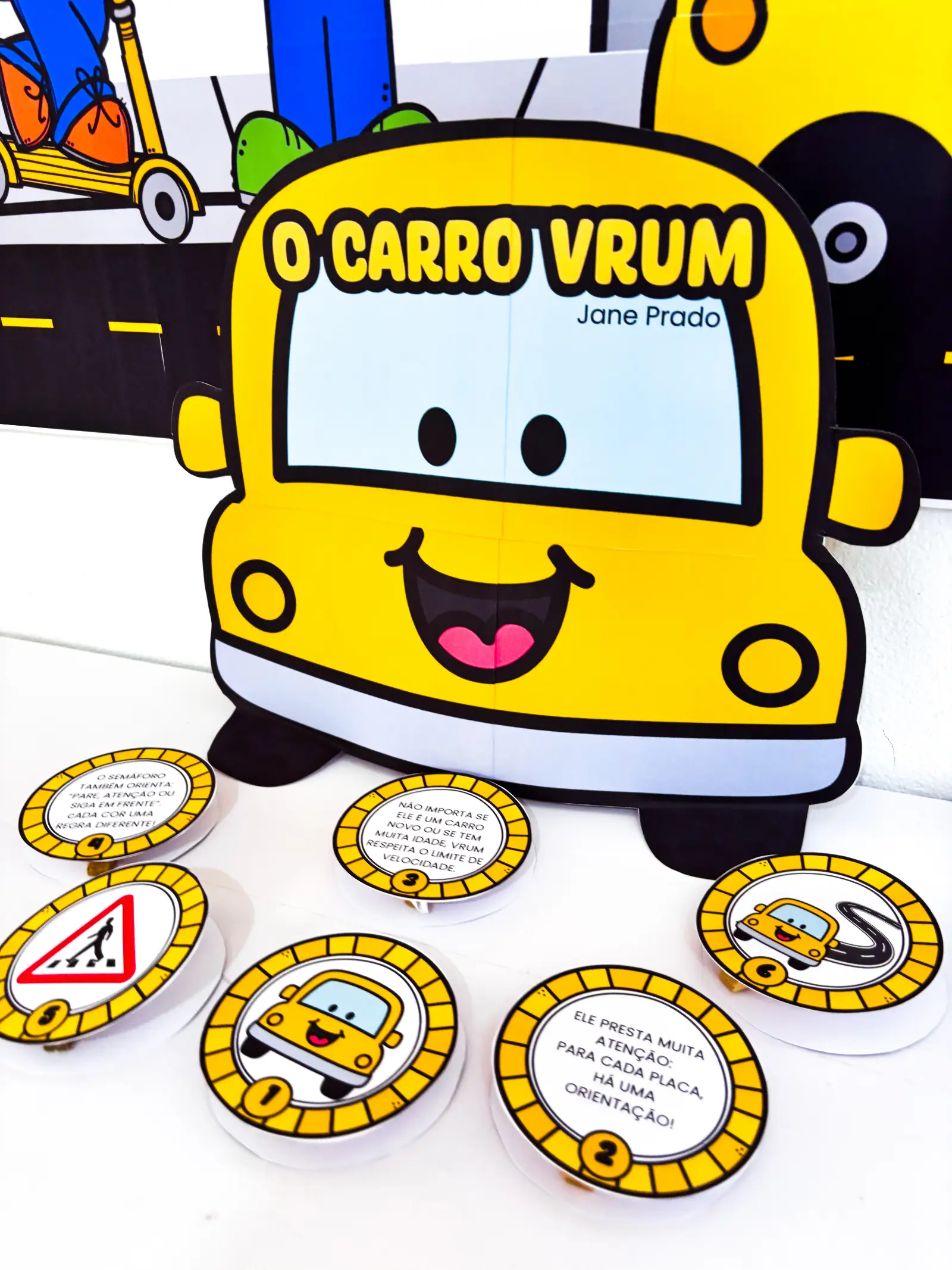 Luva: O Carro Vrum - Recurso Lúdico para a Semana do Trânsito — amostra 1: Luva de história em formato de carro inspirada…