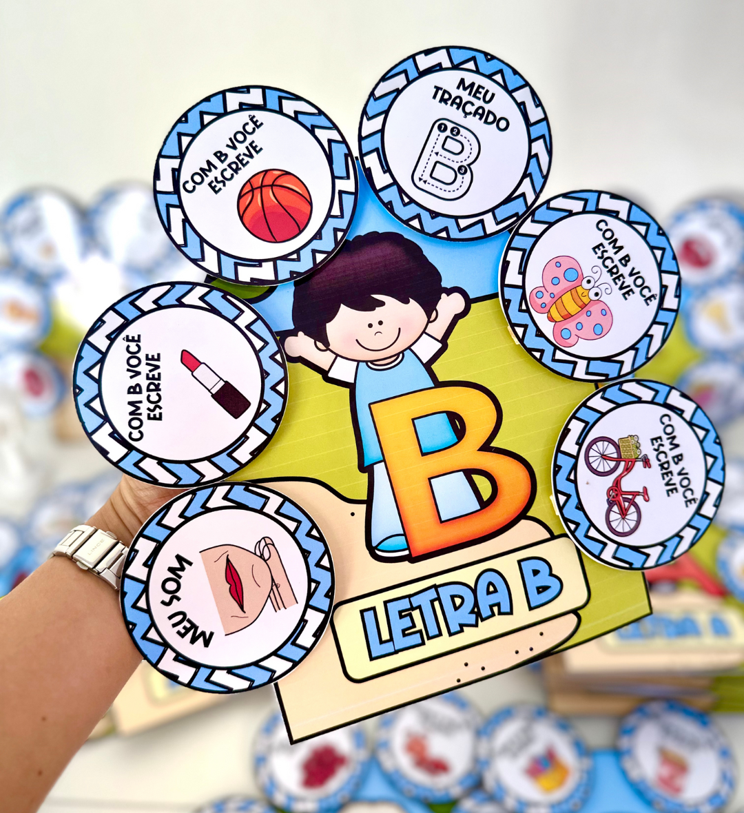 Luvas do Alfabeto em PDF para Educação Infantil — amostra 1: Luvas do Alfabeto para explorar letras e sons