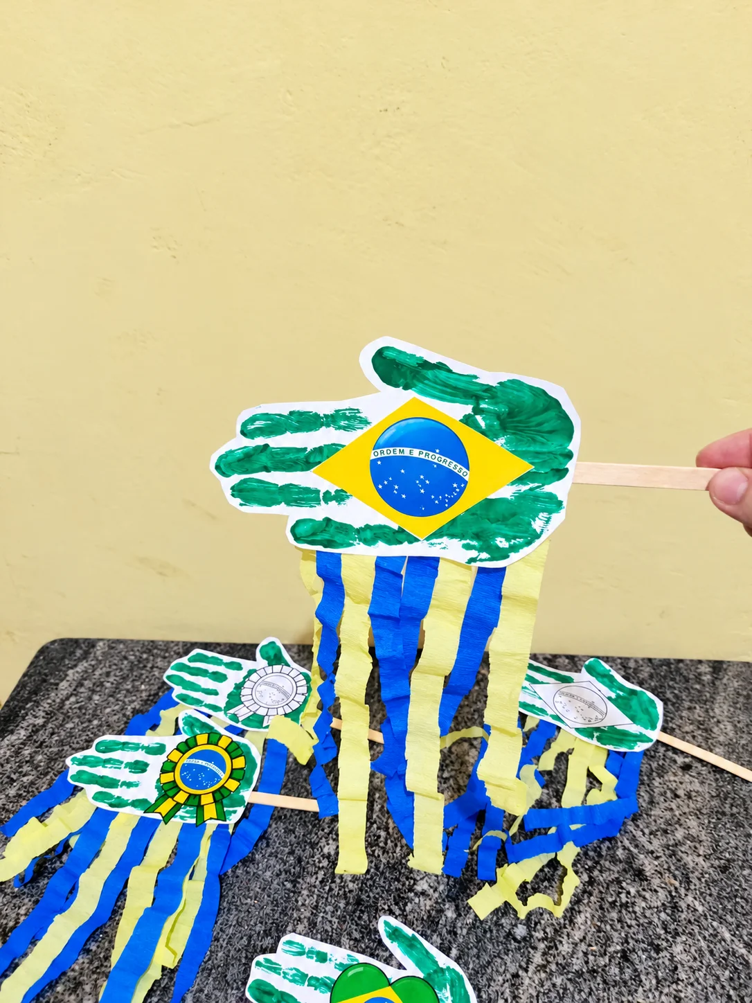 Mãozinha Patriota - Atividade Interativa Dia da Bandeira — amostra 2: Um recurso criativo e interativo para comemorar o Dia…