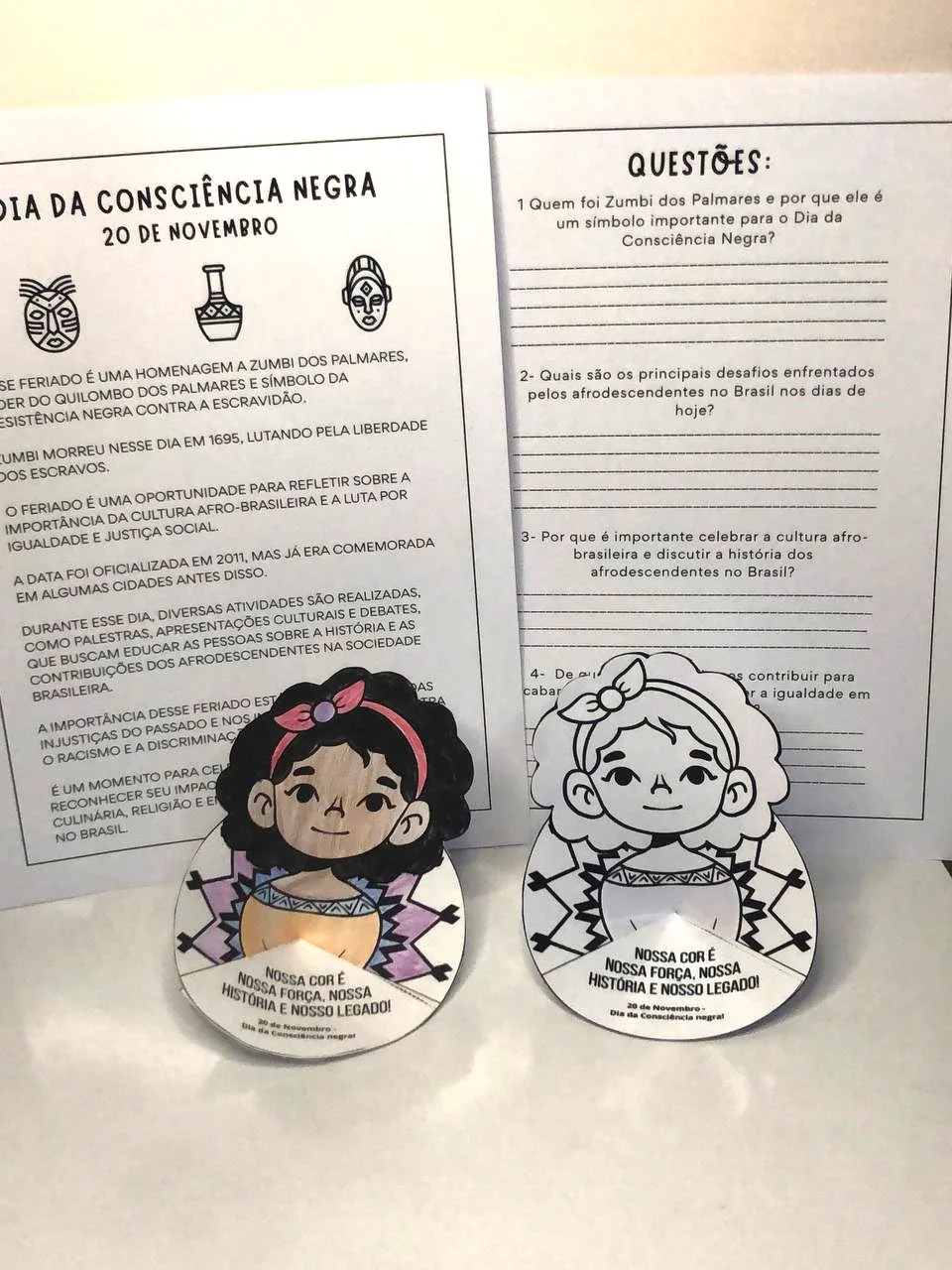 Mini Kit Consciência Negra – Texto e Cartão 3D — amostra 2: Arquivo digital em PDF com 4 páginas, contendo: