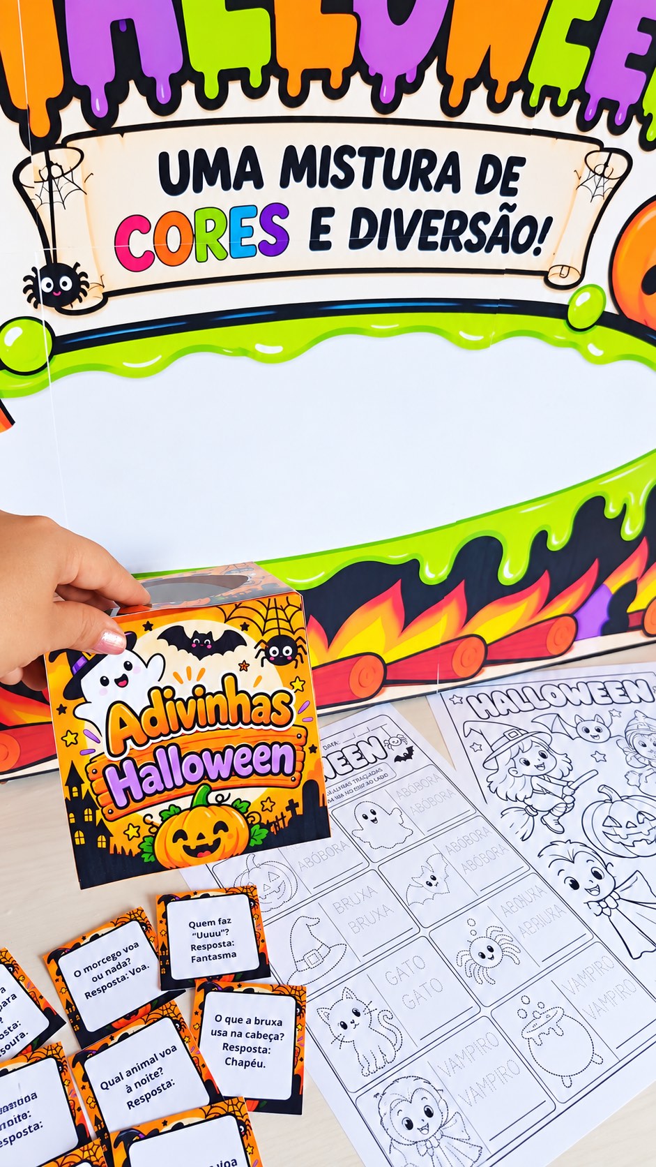 Mini Kit Halloween – Painel Interativo, Atividades e Adivinhas — amostra 3: O material reúne painel ampliado, atividades…