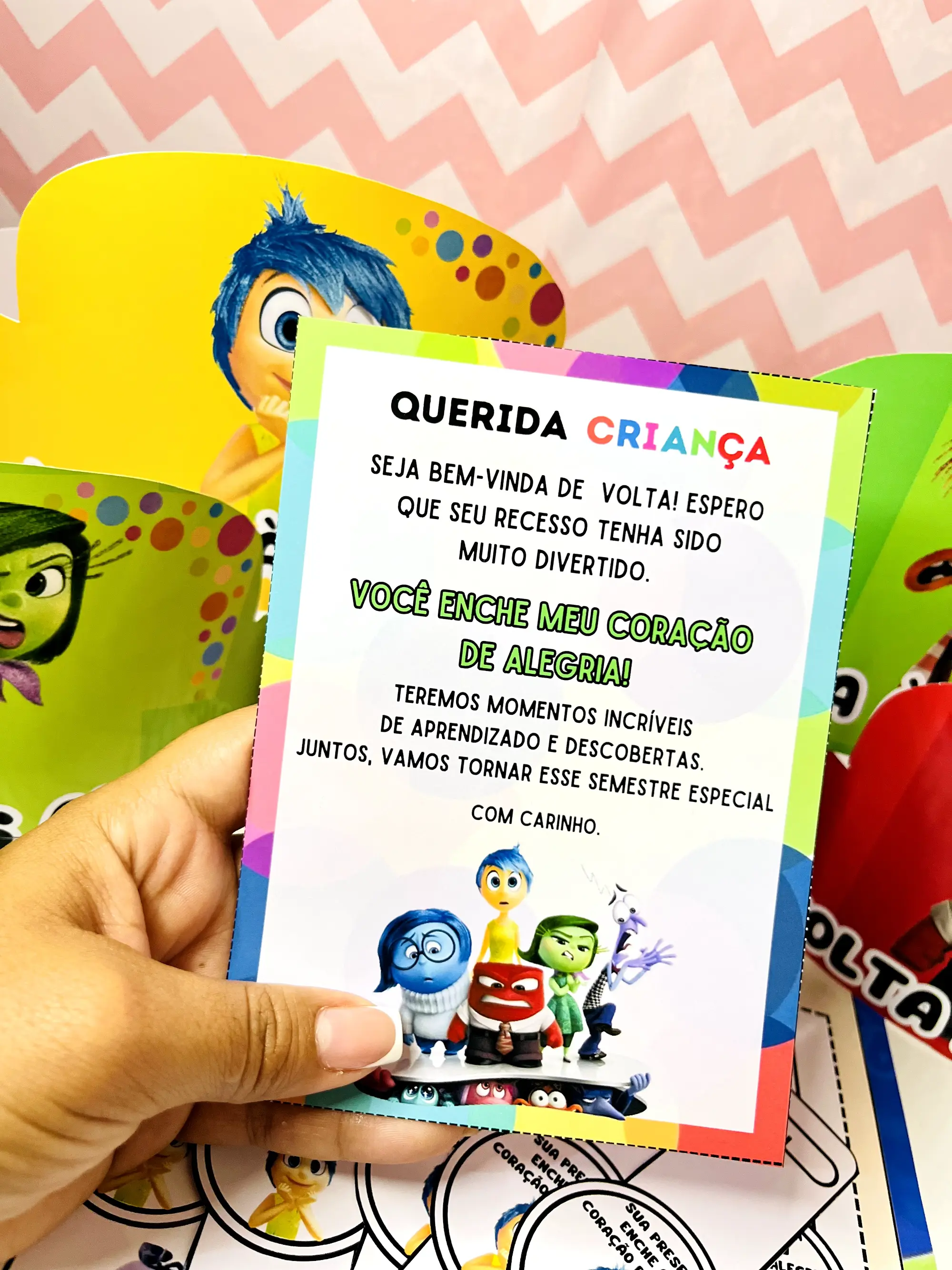 Mini Kit Volta às Aulas Divertidamente – Coroas, Relógio e Cartão — amostra 3: Mini kit temático para tornar a volta às…