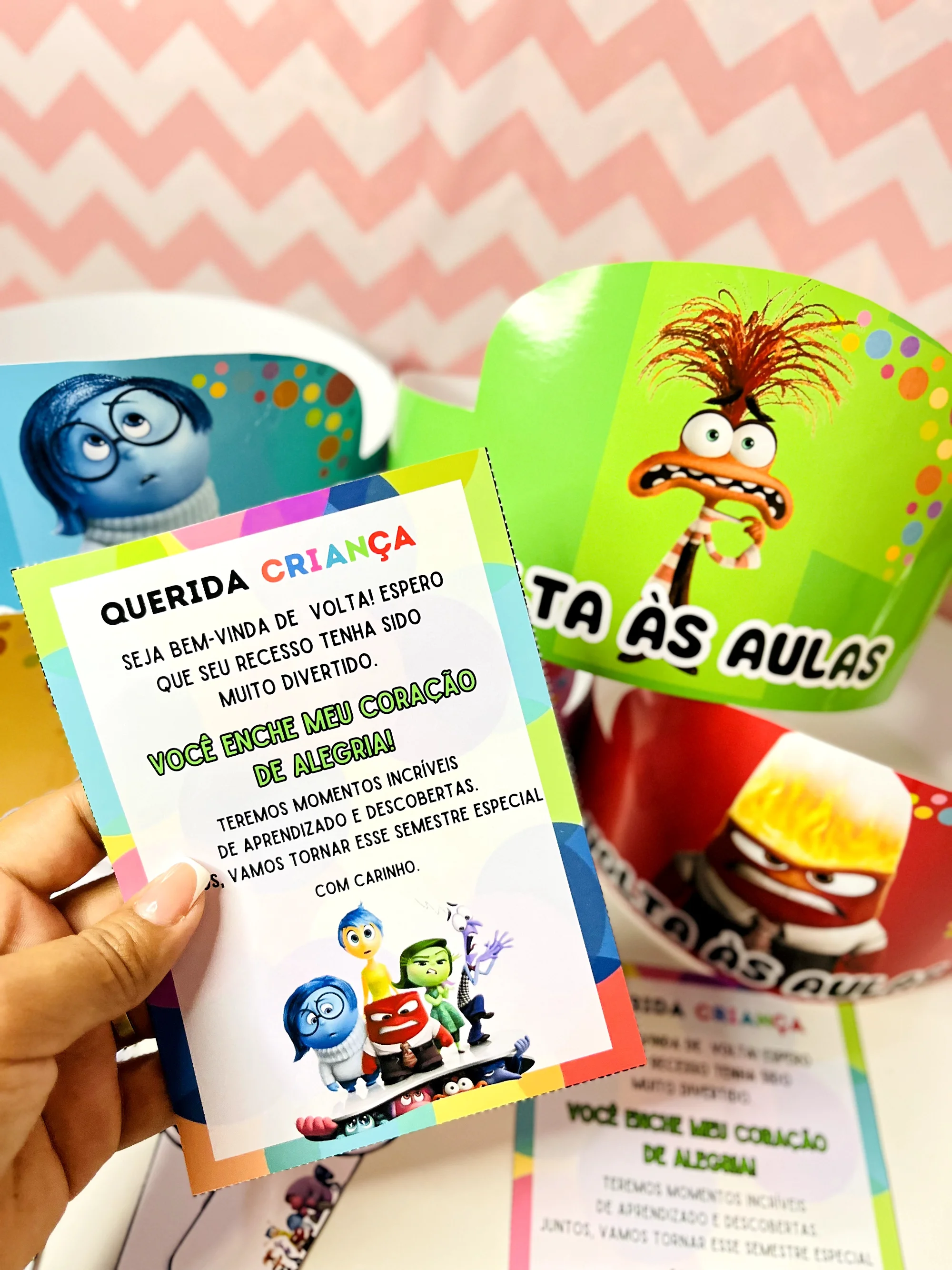 Mini Kit Volta às Aulas Divertidamente – Coroas, Relógio e Cartão — amostra 6: Mini kit temático para tornar a volta às…