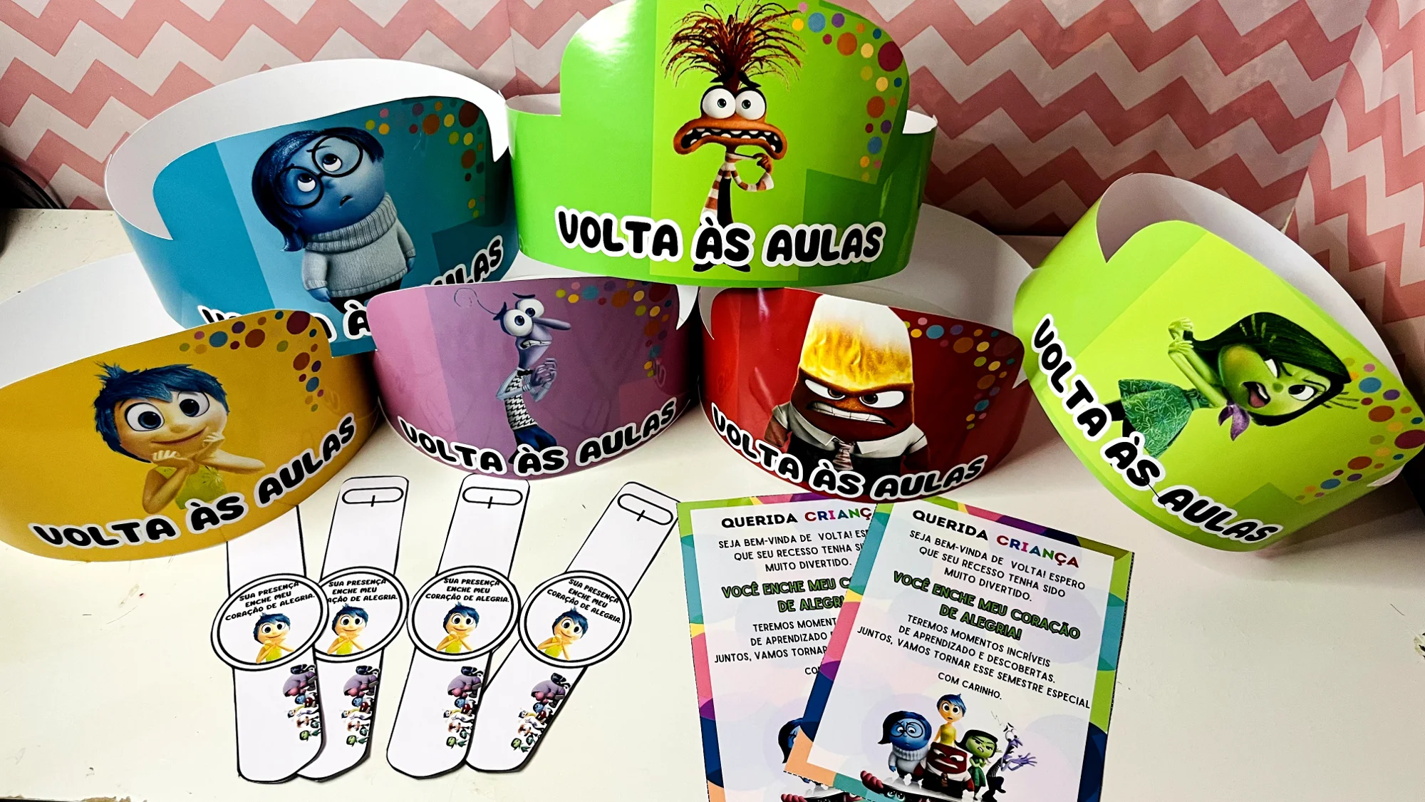 Mini Kit Volta às Aulas Divertidamente – Coroas, Relógio e Cartão — capa do material