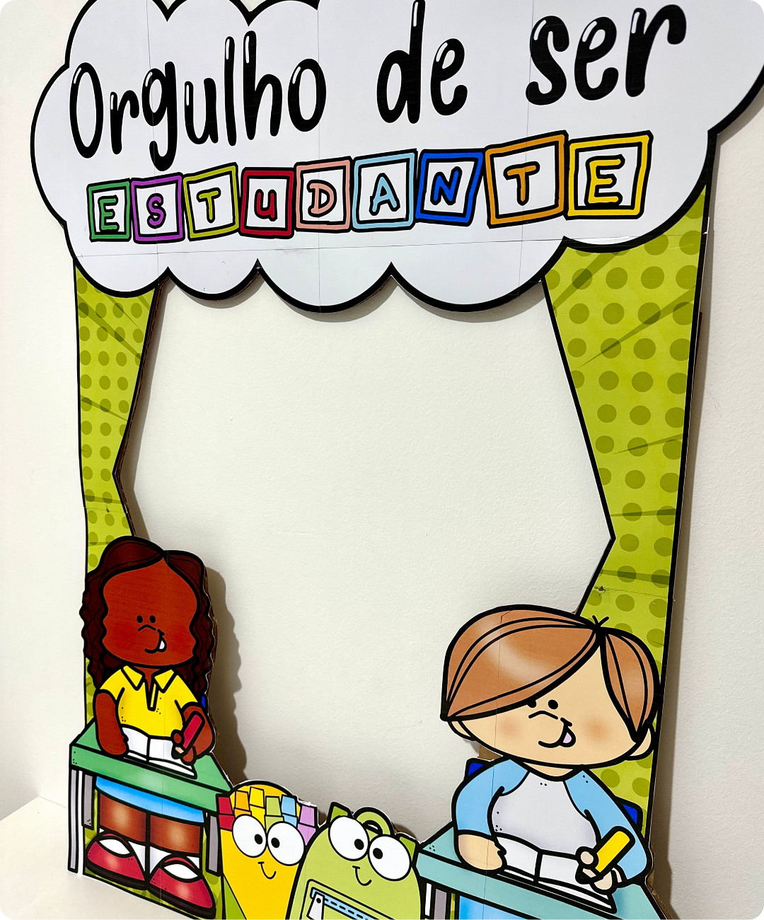 Moldura de Dia do Estudante para imprimir – Infantil e Anos Iniciais — amostra 5: Prepare um espaço para fotografar a turma…